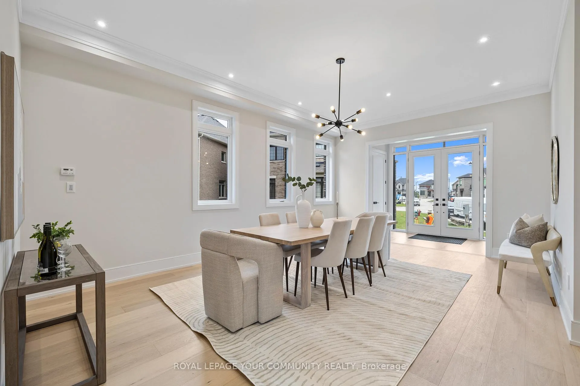 Photo 11 of 2 Bunn Court, Aurora, Bayview Northeast — HOMEH