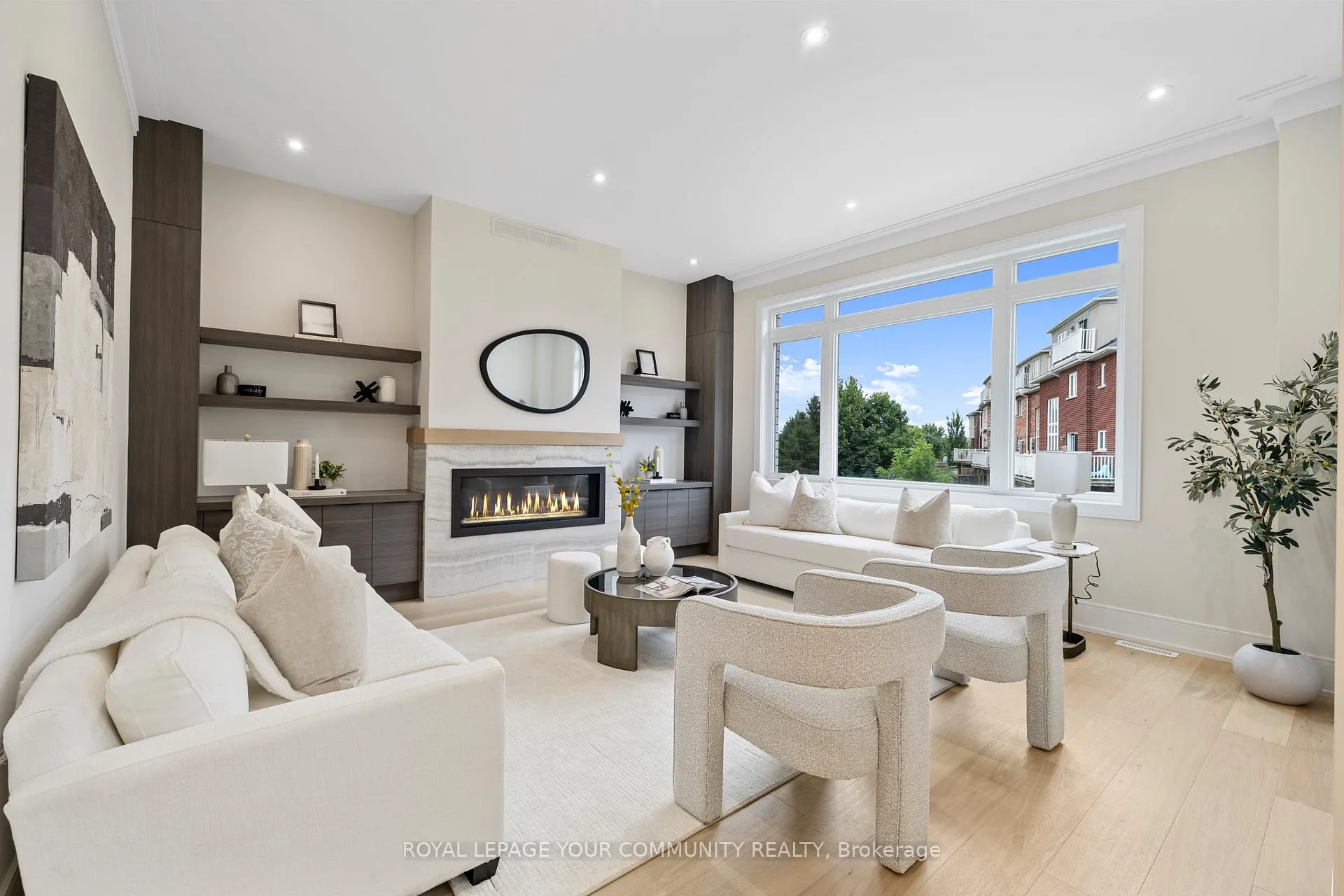 Photo 13 of 2 Bunn Court, Aurora, Bayview Northeast — HOMEH
