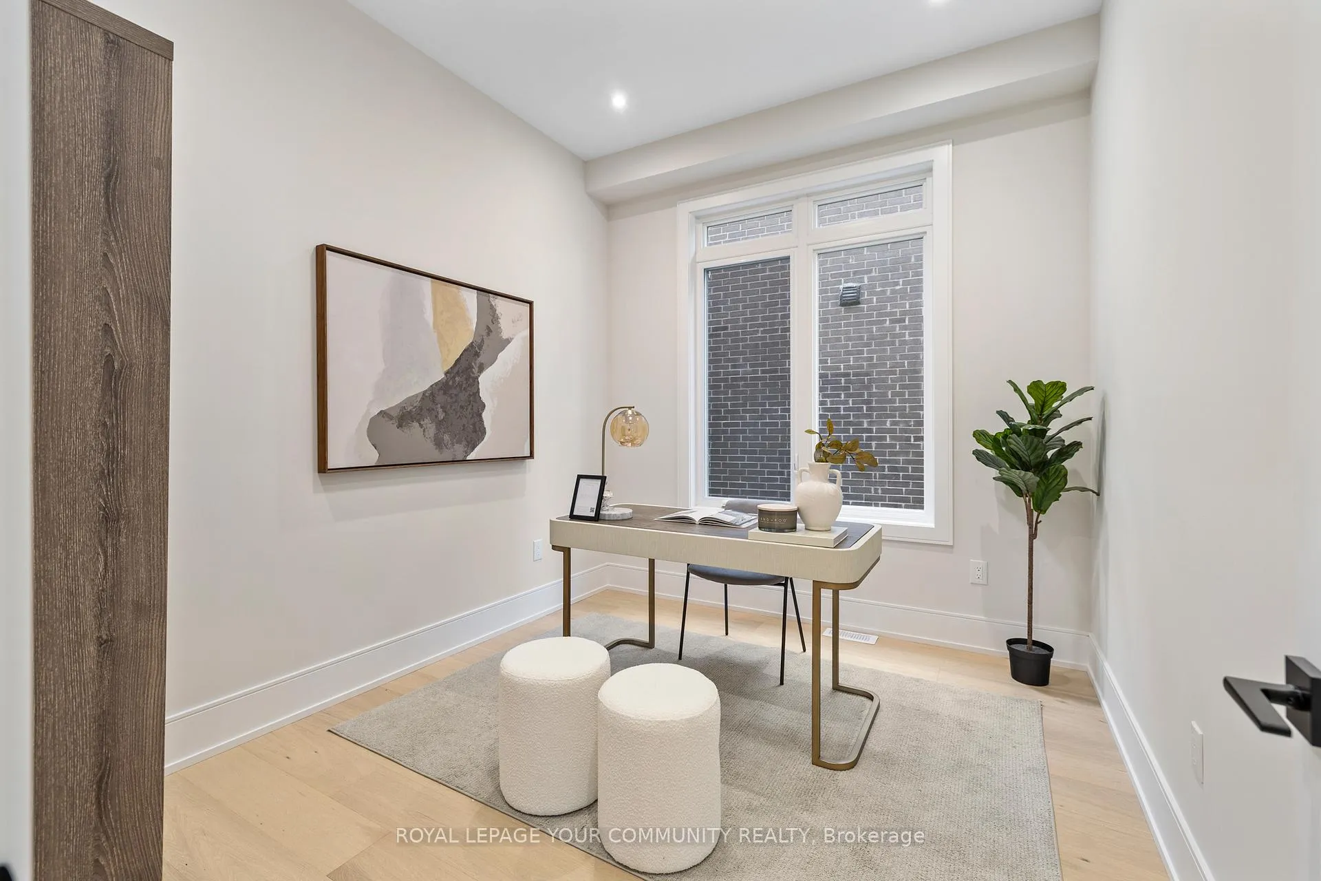 Photo 14 of 2 Bunn Court, Aurora, Bayview Northeast — HOMEH
