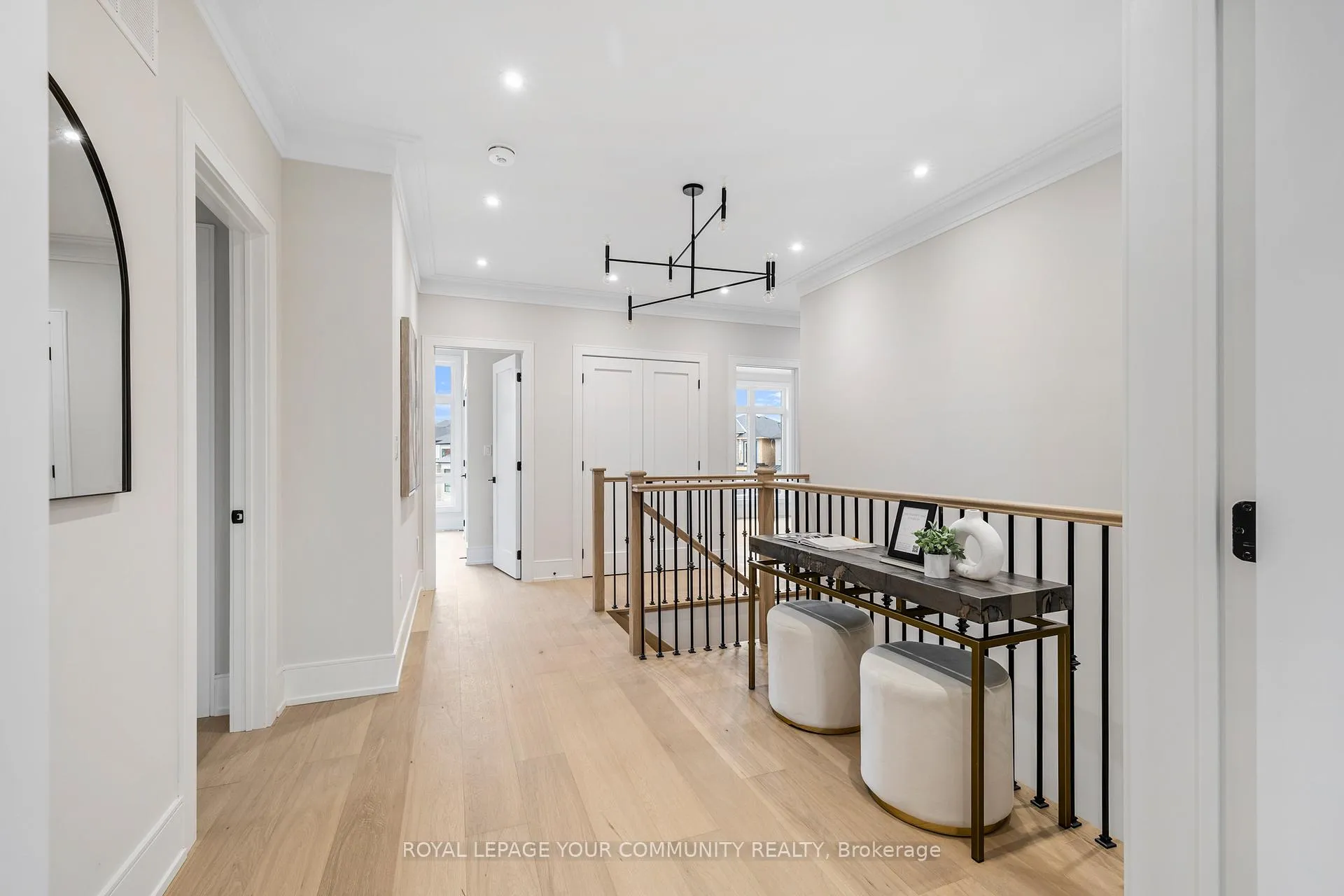 Photo 16 of 2 Bunn Court, Aurora, Bayview Northeast — HOMEH