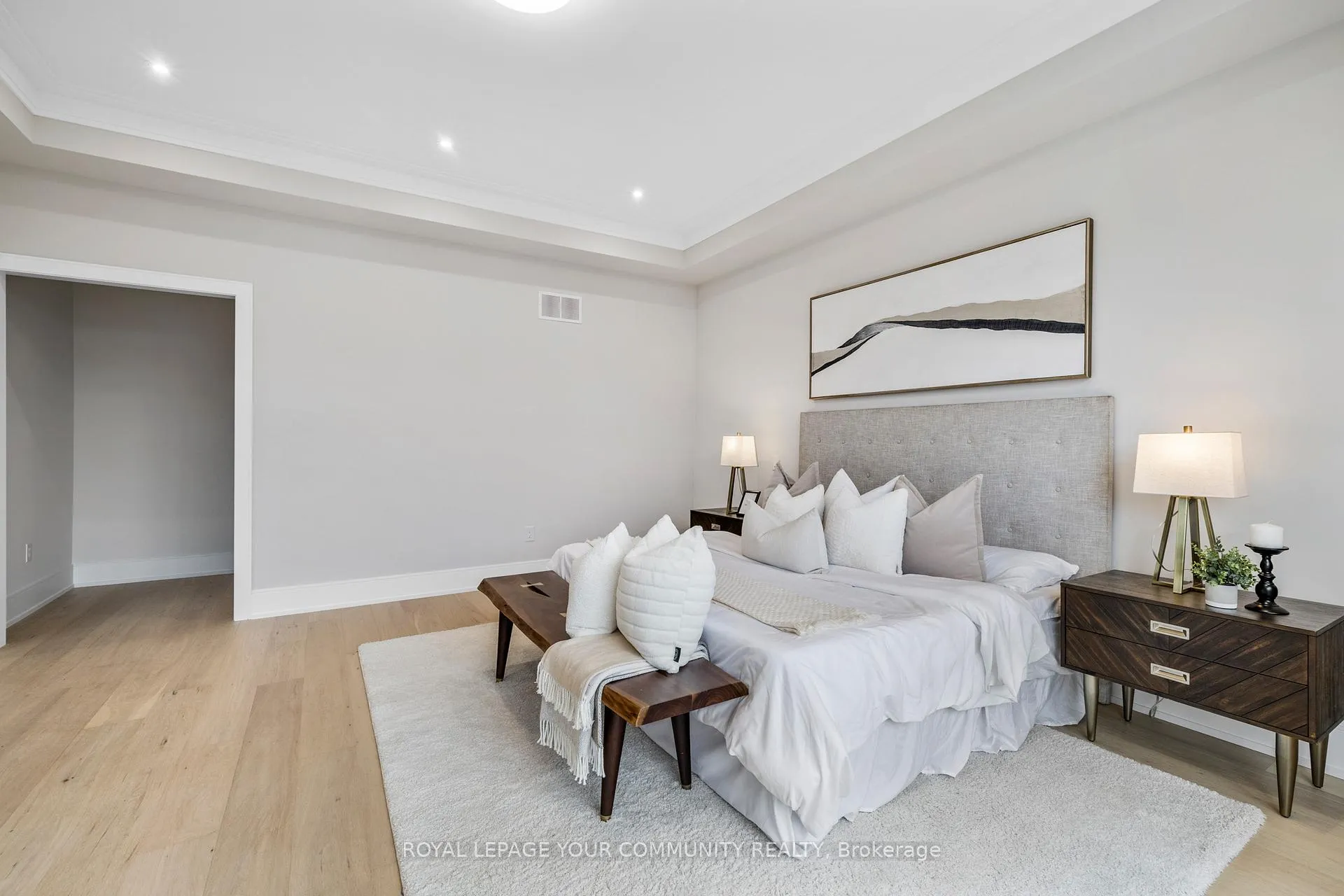 Photo 20 of 2 Bunn Court, Aurora, Bayview Northeast — HOMEH