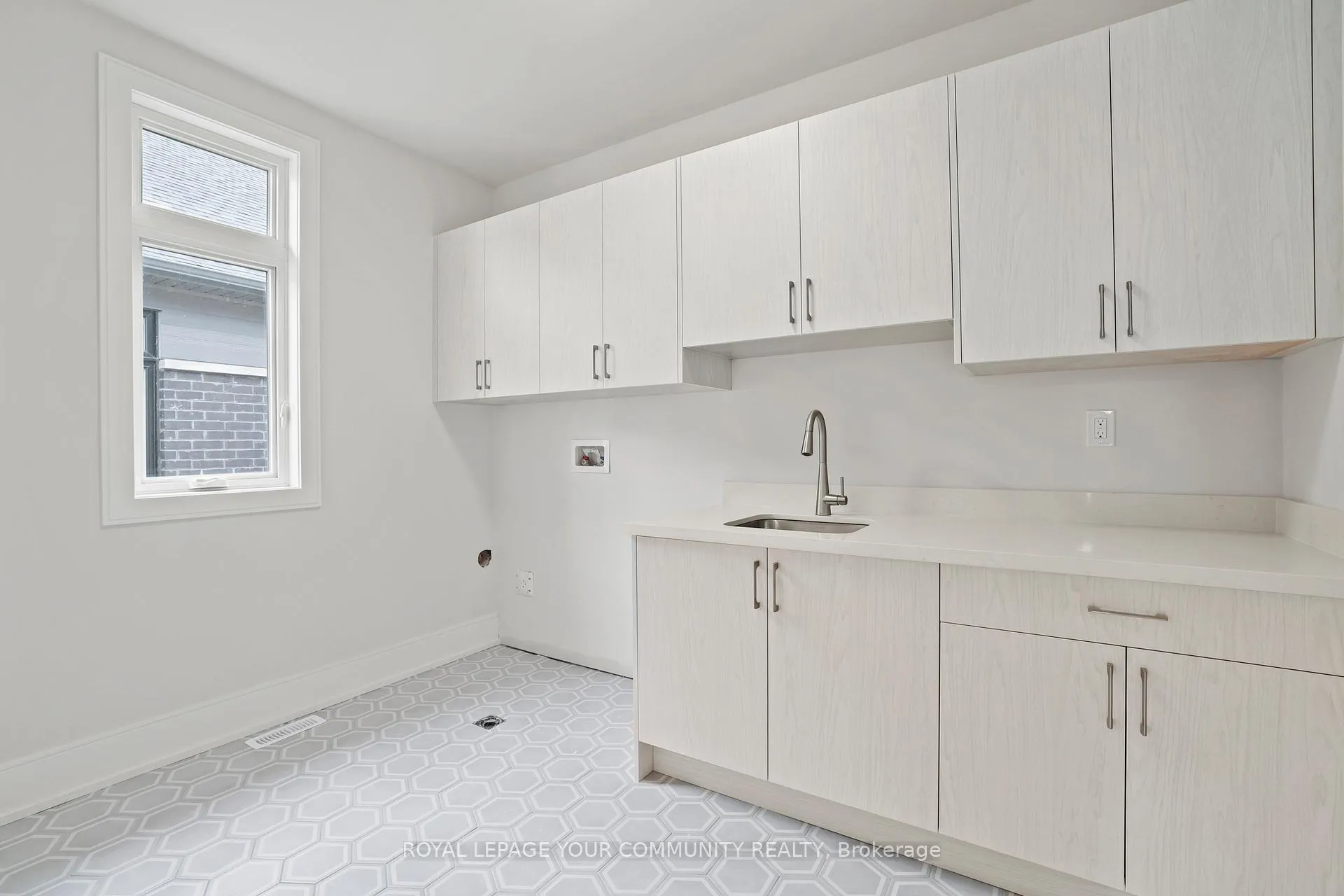 Photo 31 of 2 Bunn Court, Aurora, Bayview Northeast — HOMEH