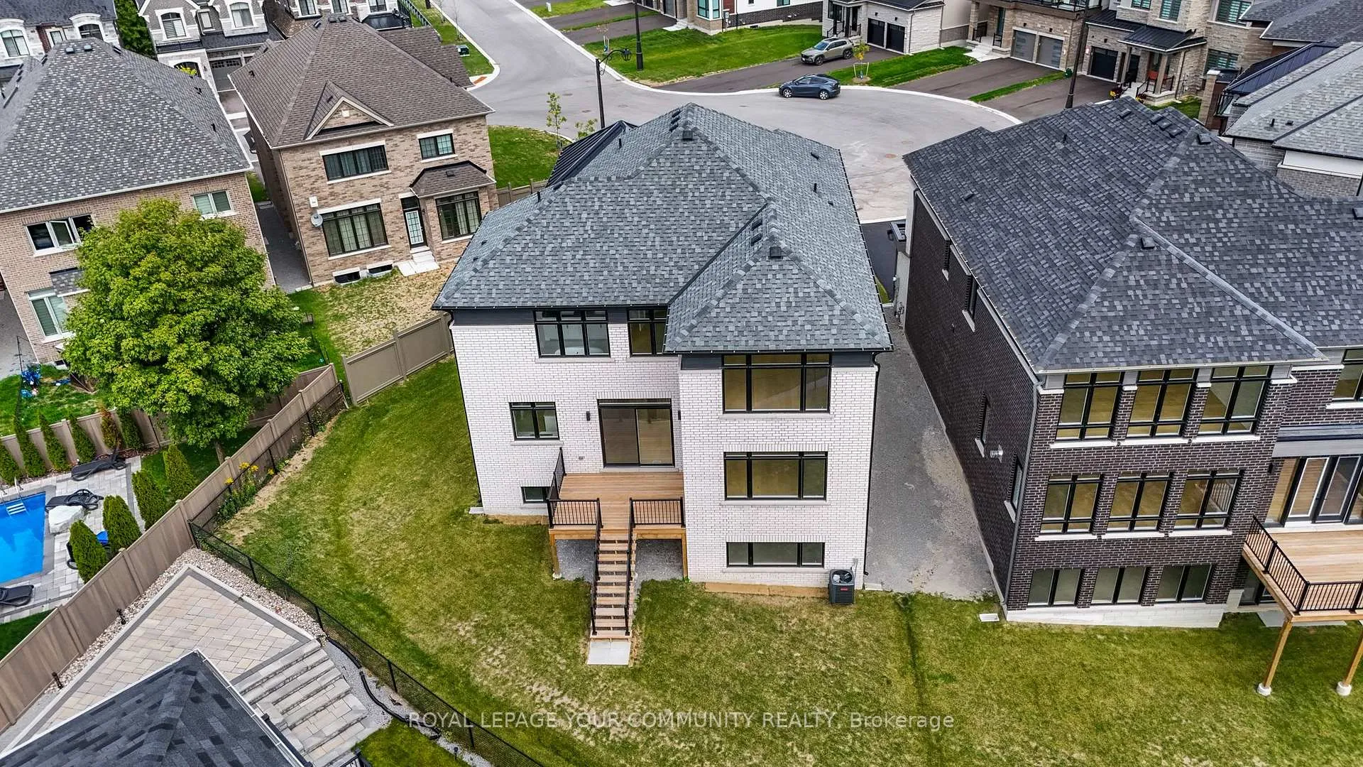 Photo 32 of 2 Bunn Court, Aurora, Bayview Northeast — HOMEH