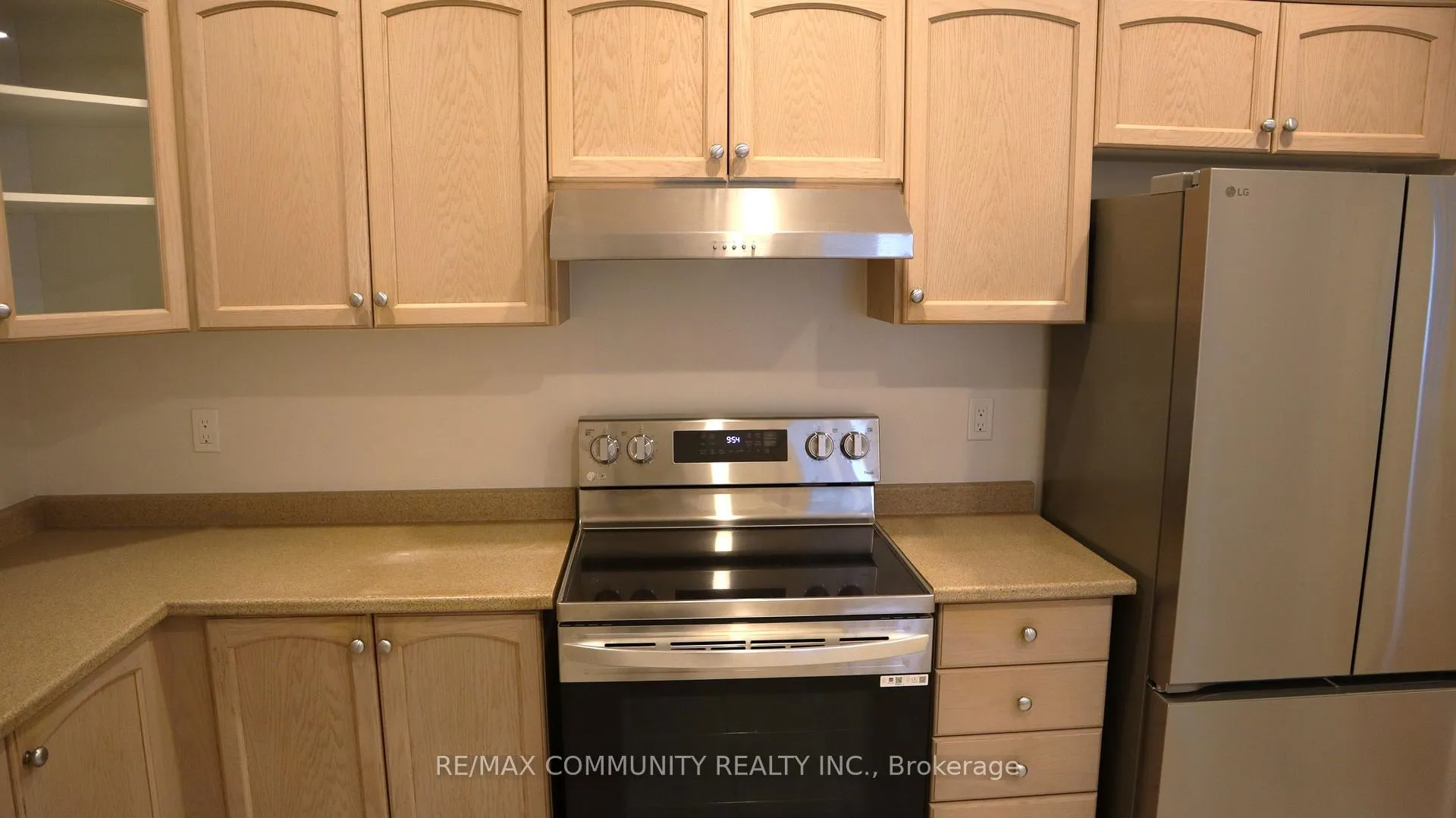 Photo 9 of Unit Main Fl, 731 Coxwell Avenue, Toronto, Danforth — HOMEH
