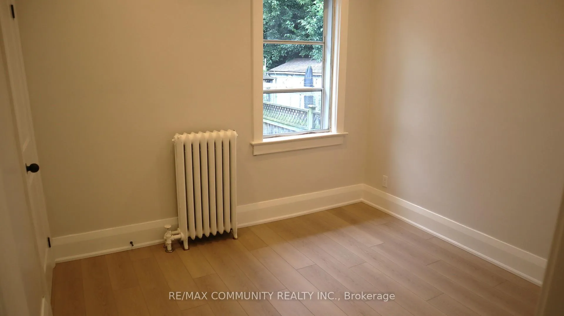 Photo 12 of Unit Main Fl, 731 Coxwell Avenue, Toronto, Danforth — HOMEH
