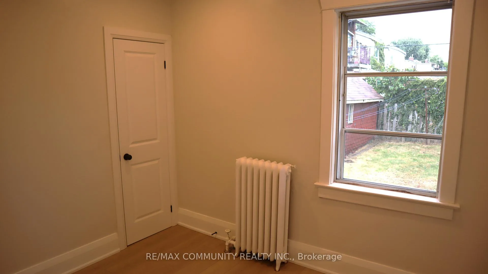 Photo 13 of Unit Main Fl, 731 Coxwell Avenue, Toronto, Danforth — HOMEH