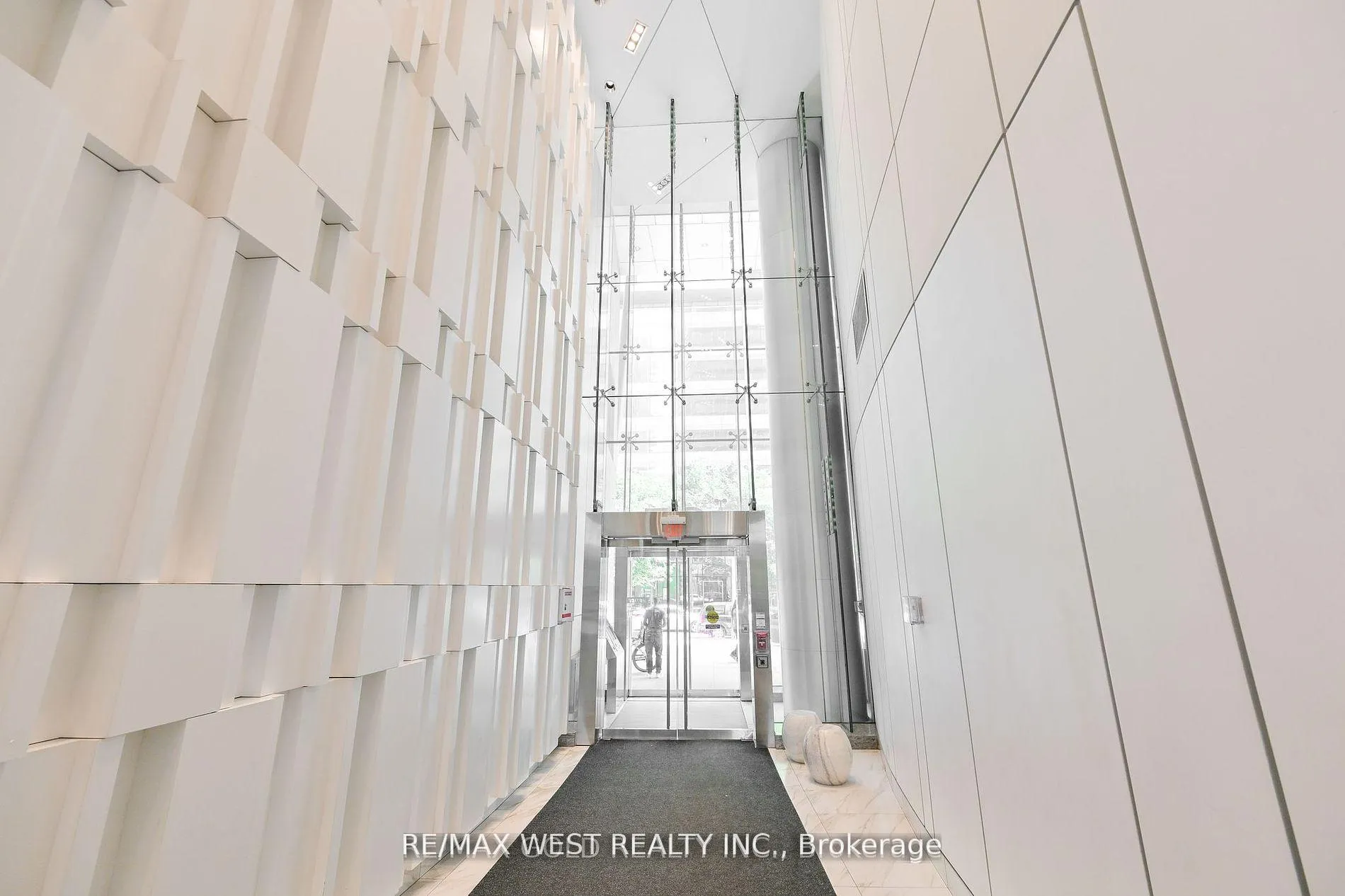 Photo 5 of Unit 4707, 14 York Street, Toronto, Waterfront Communities — HOMEH