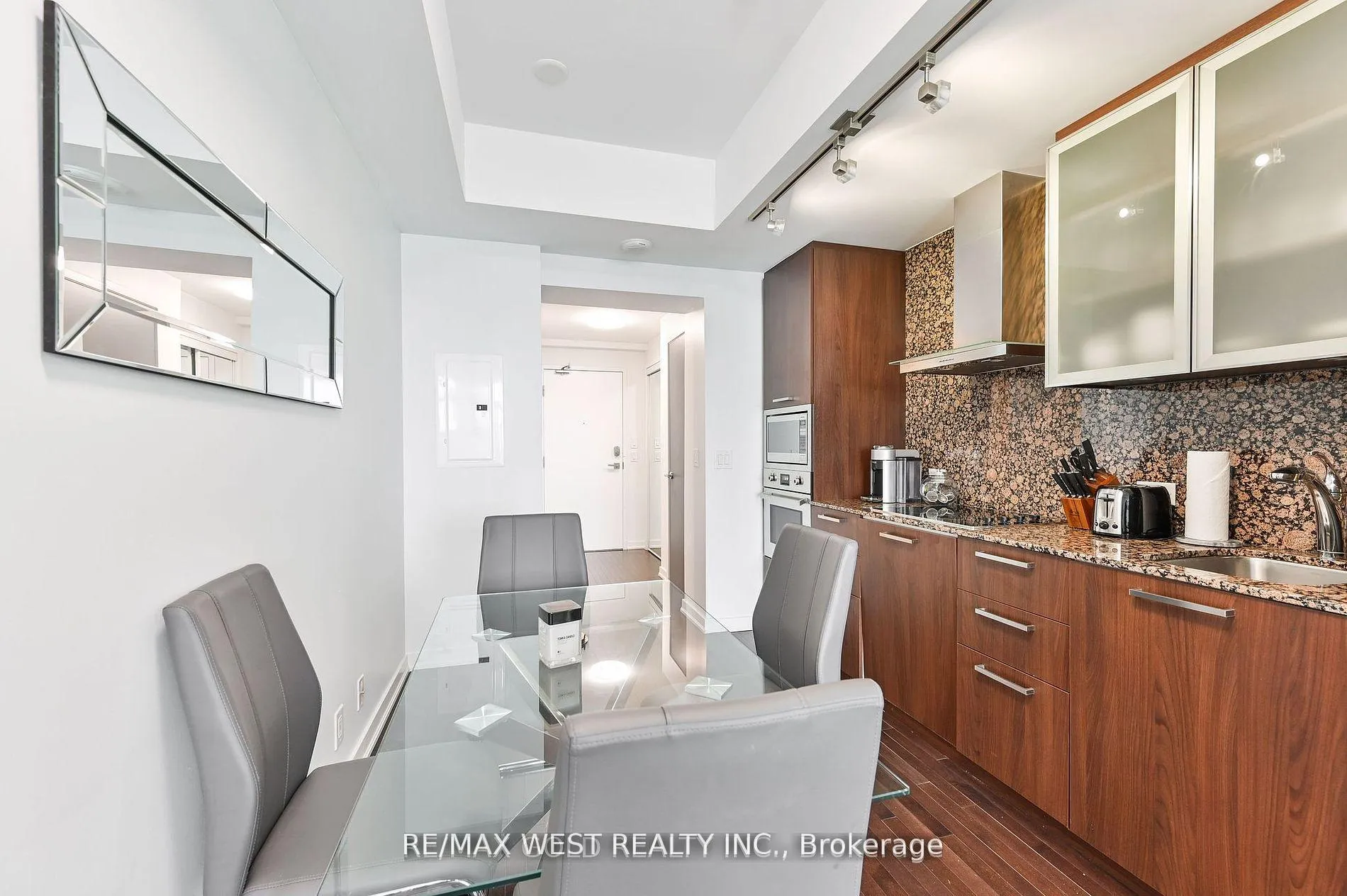 Photo 9 of Unit 4707, 14 York Street, Toronto, Waterfront Communities — HOMEH