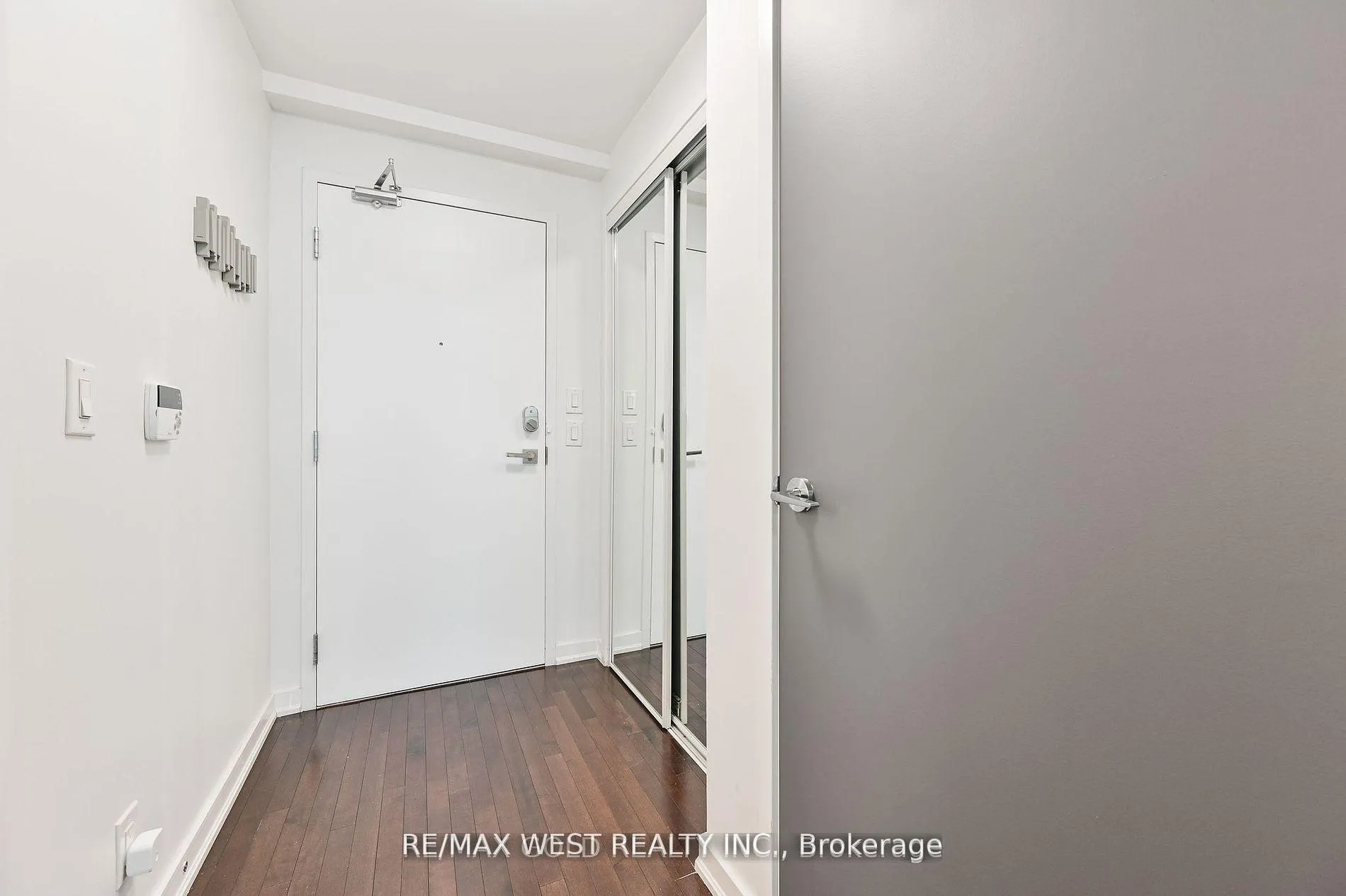 Photo 11 of Unit 4707, 14 York Street, Toronto, Waterfront Communities — HOMEH