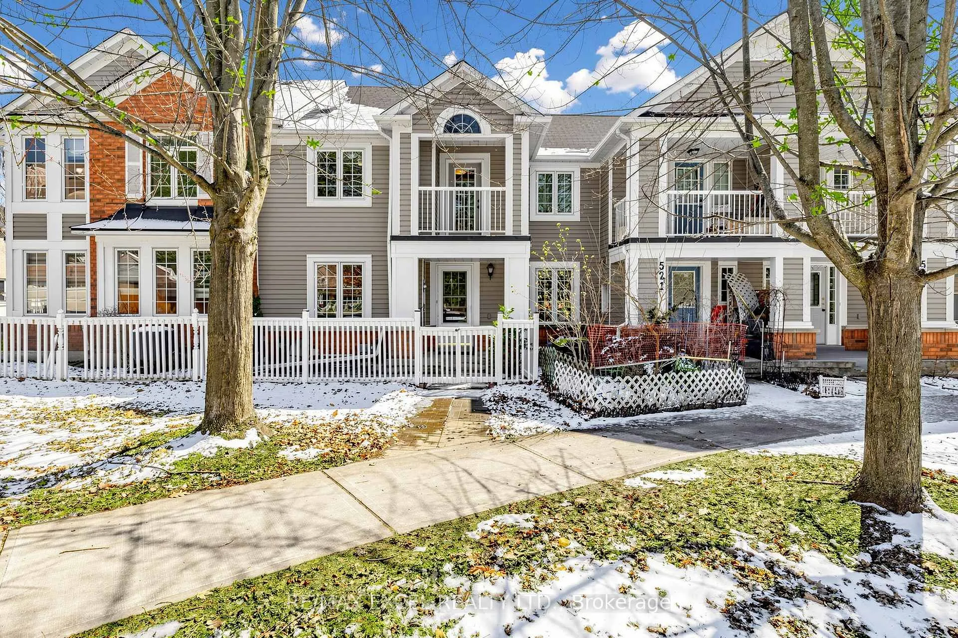 Front of 523 Bur Oak Avenue