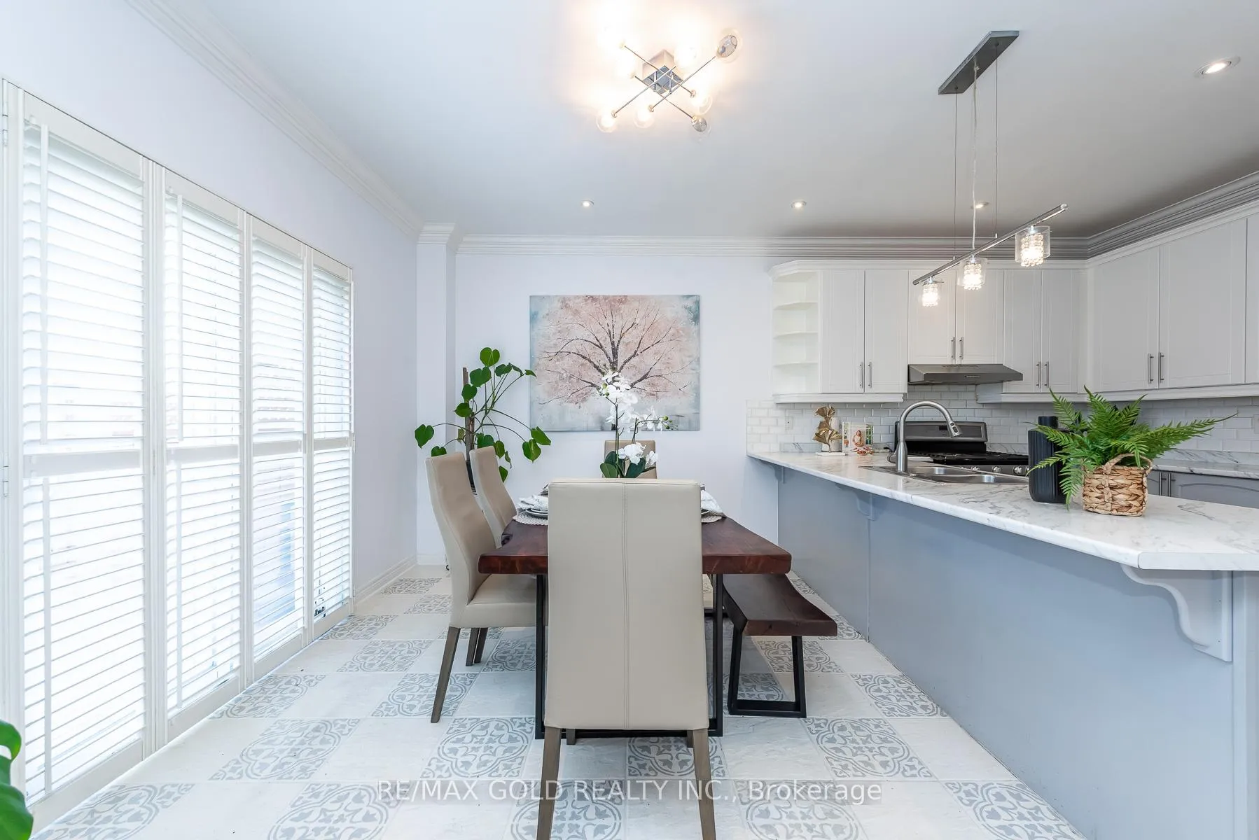 Photo 16 of 36 Tatra Crescent, Brampton, Bram West — HOMEH