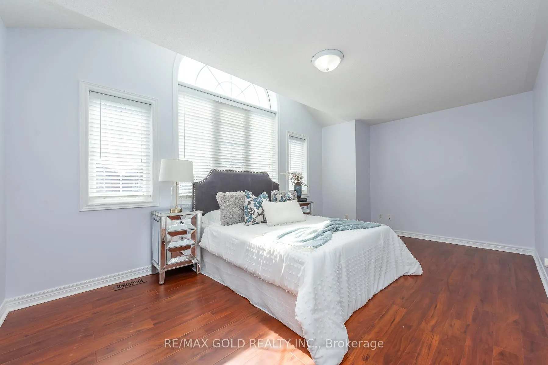 Photo 26 of 36 Tatra Crescent, Brampton, Bram West — HOMEH