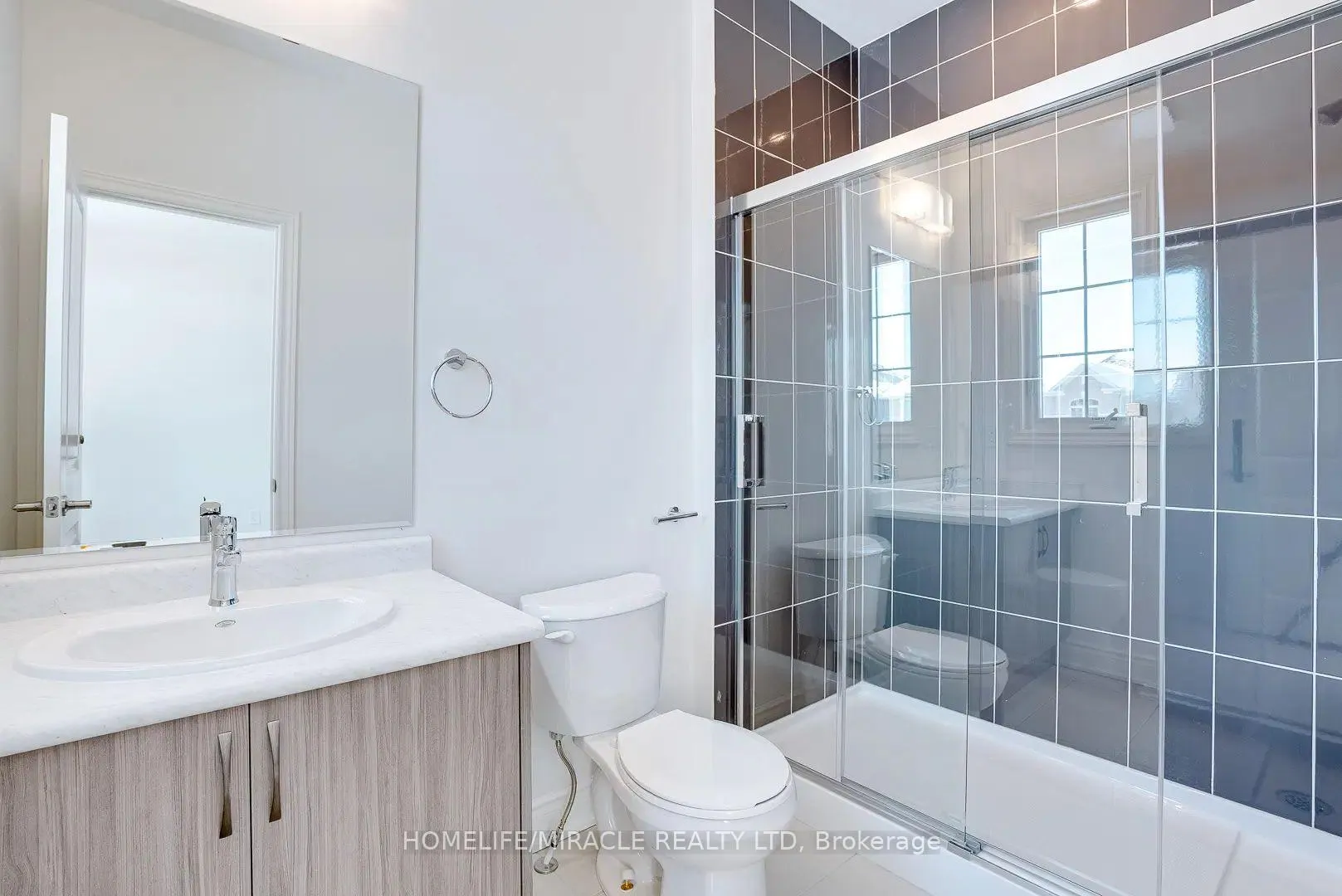 Photo 37 of 2172 Cayenne Street, Oshawa, Kedron — HOMEH