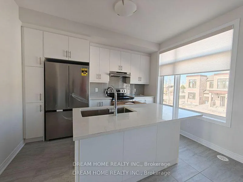 Photo 4 of 64 Johann Drive, Markham, Middlefield — HOMEH