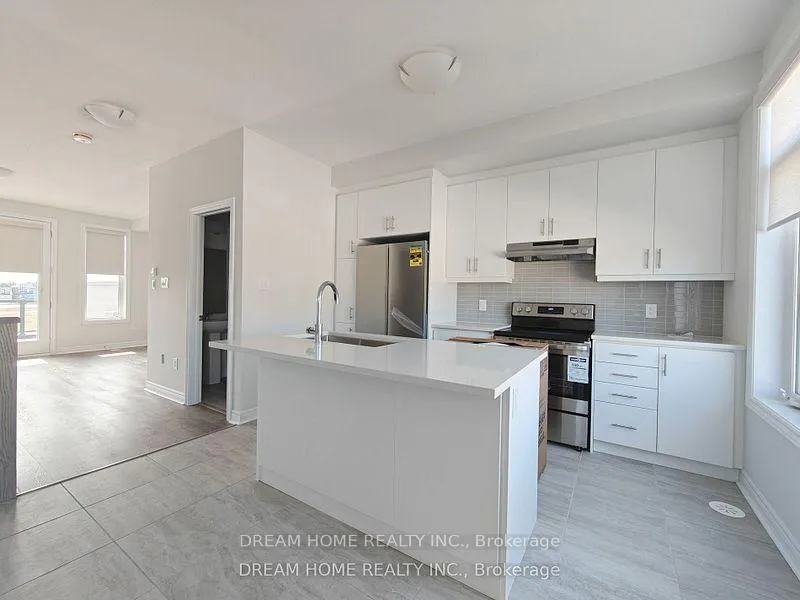 Photo 5 of 64 Johann Drive, Markham, Middlefield — HOMEH