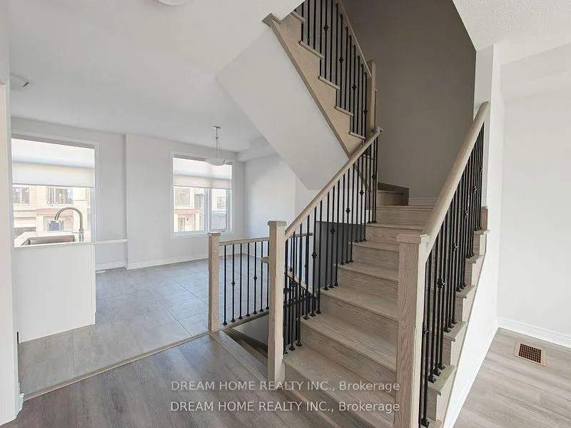 Photo 13 of 64 Johann Drive, Markham, Middlefield — HOMEH