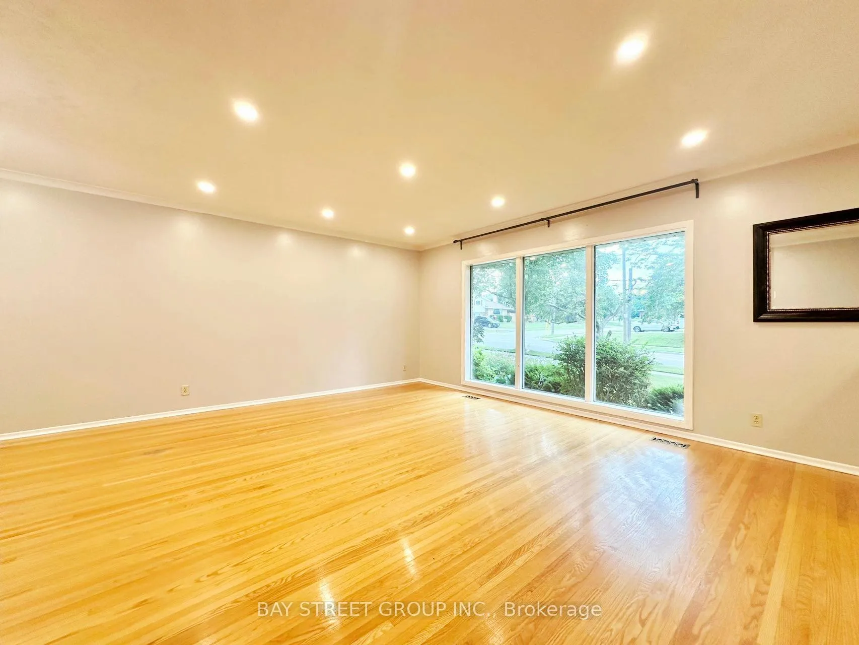 Photo 3 of Unit Upper, 245 Forest Hill Drive, Kitchener — HOMEH