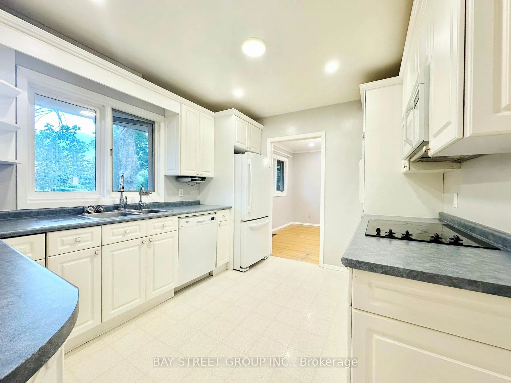 Photo 5 of Unit Upper, 245 Forest Hill Drive, Kitchener — HOMEH