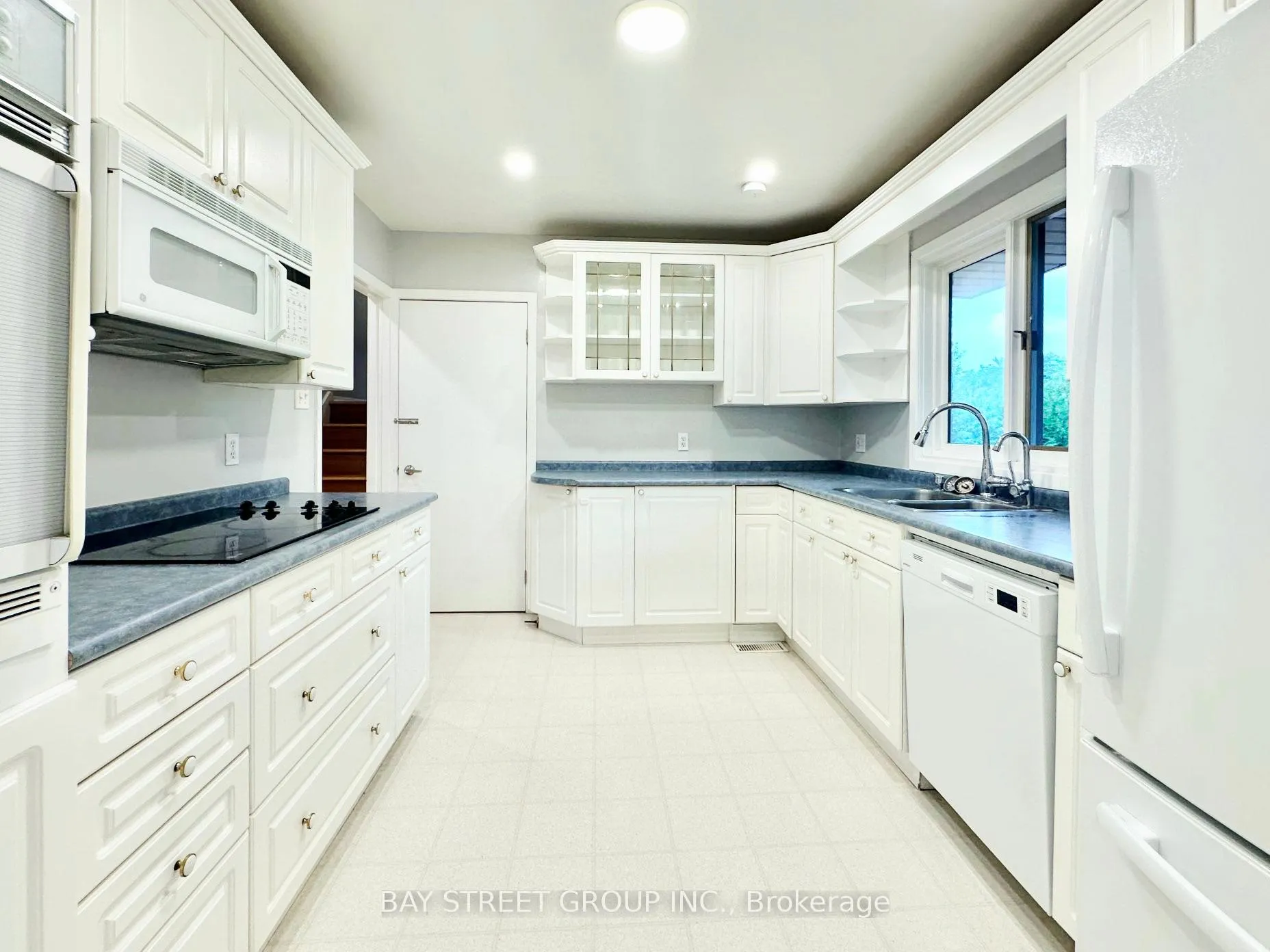 Photo 6 of Unit Upper, 245 Forest Hill Drive, Kitchener — HOMEH