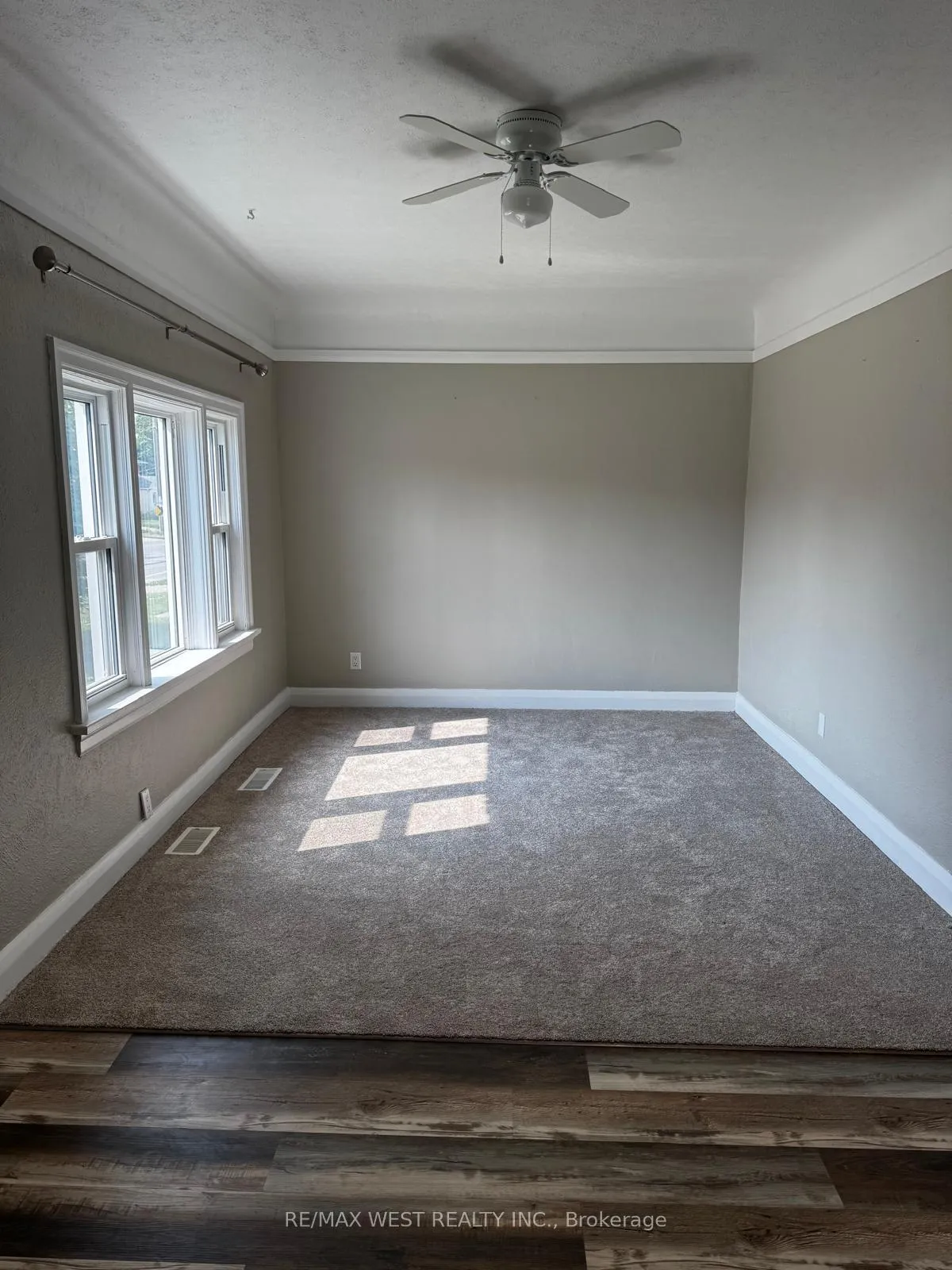 Photo 2 of 315 Ottawa Street S, Kitchener, Mill Courtland Woodside Park — HOMEH
