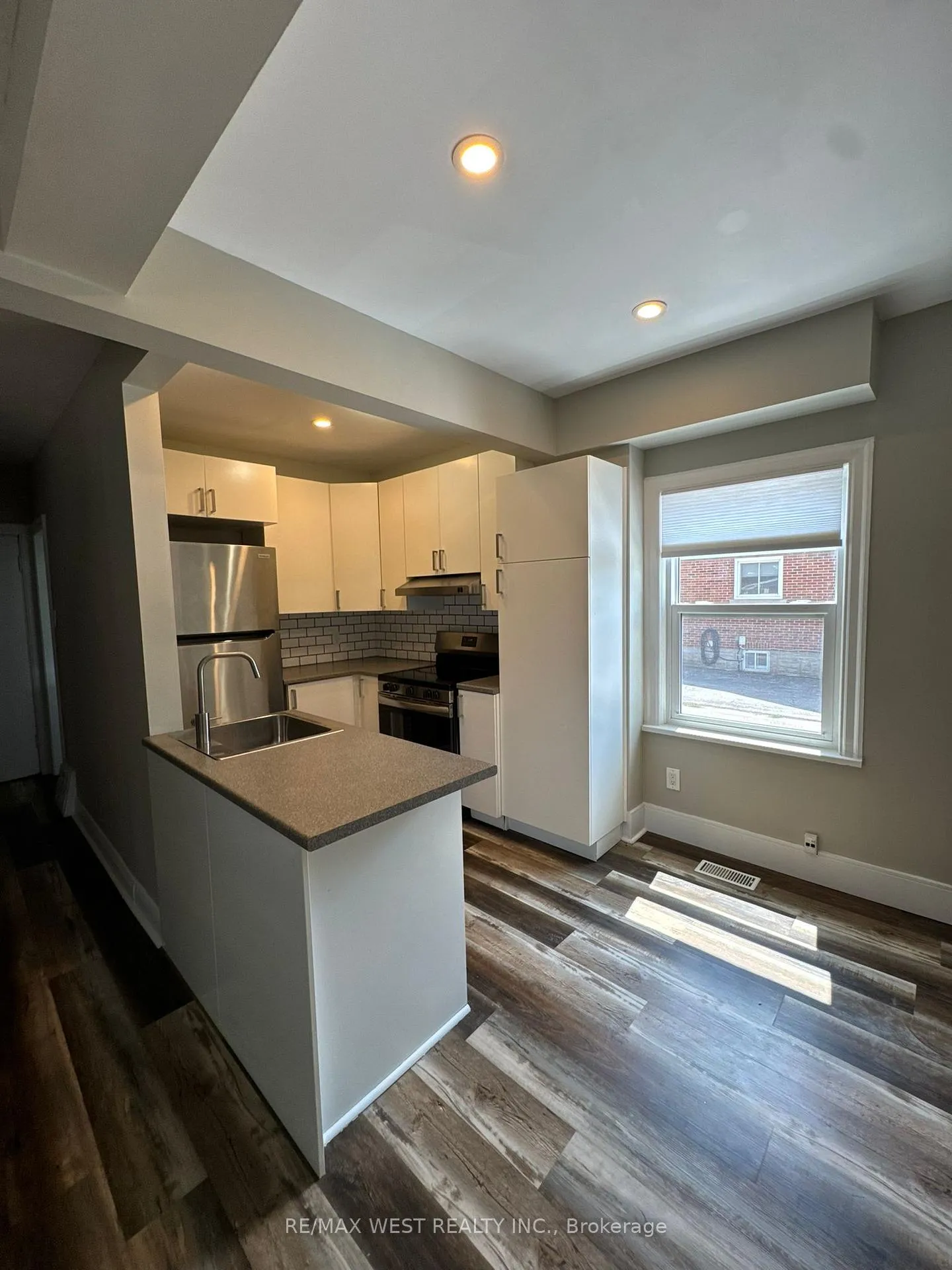 Photo 4 of 315 Ottawa Street S, Kitchener, Mill Courtland Woodside Park — HOMEH
