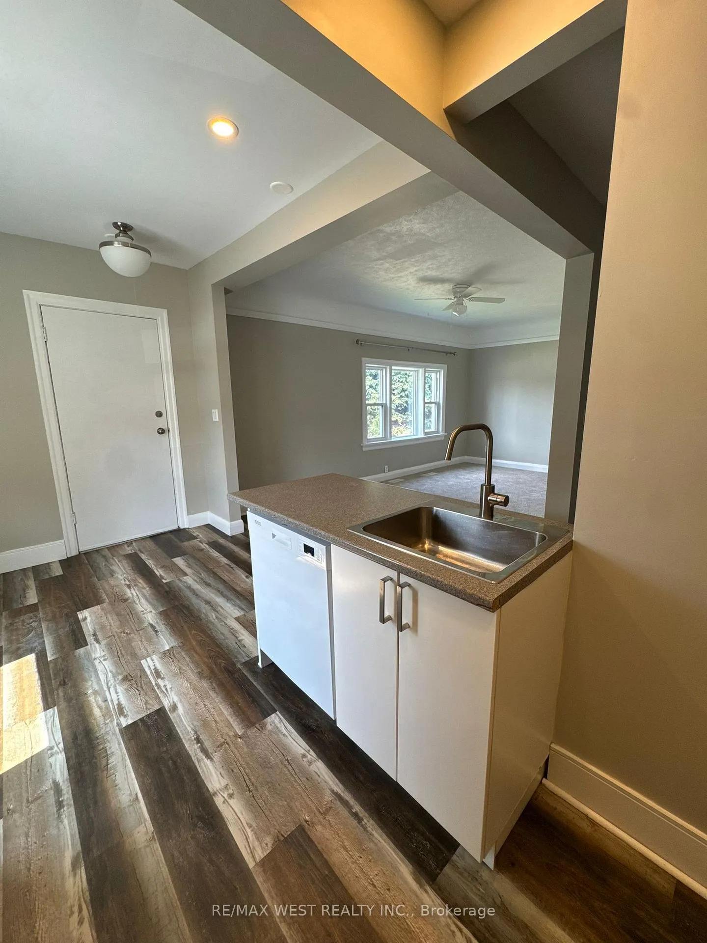 Photo 7 of 315 Ottawa Street S, Kitchener, Mill Courtland Woodside Park — HOMEH