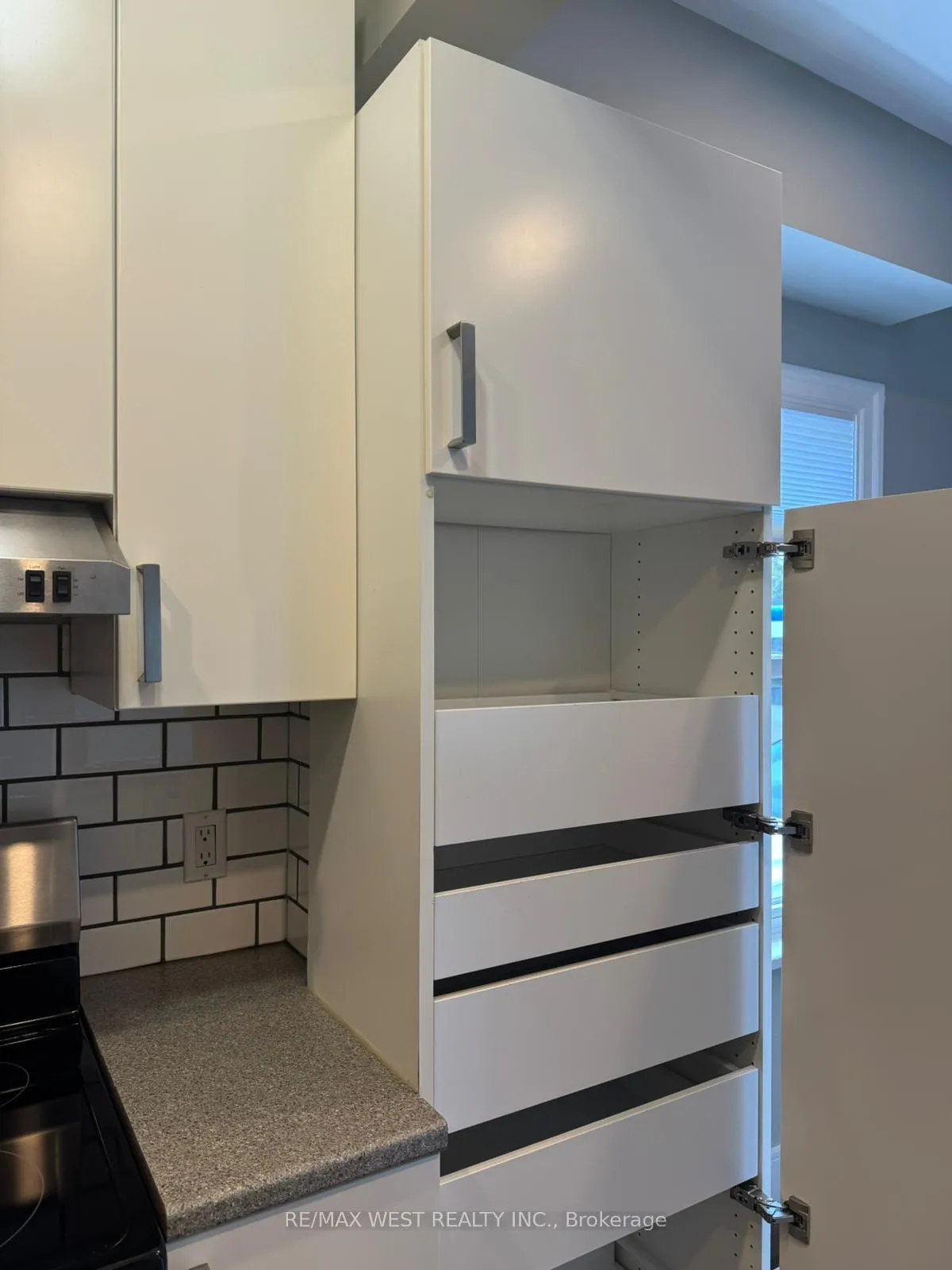 Photo 9 of 315 Ottawa Street S, Kitchener, Mill Courtland Woodside Park — HOMEH