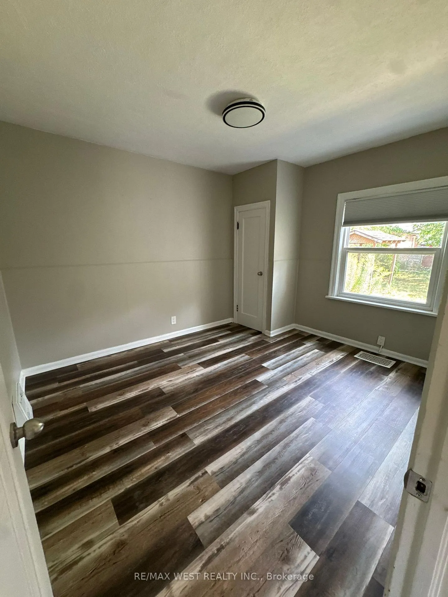 Photo 12 of 315 Ottawa Street S, Kitchener, Mill Courtland Woodside Park — HOMEH