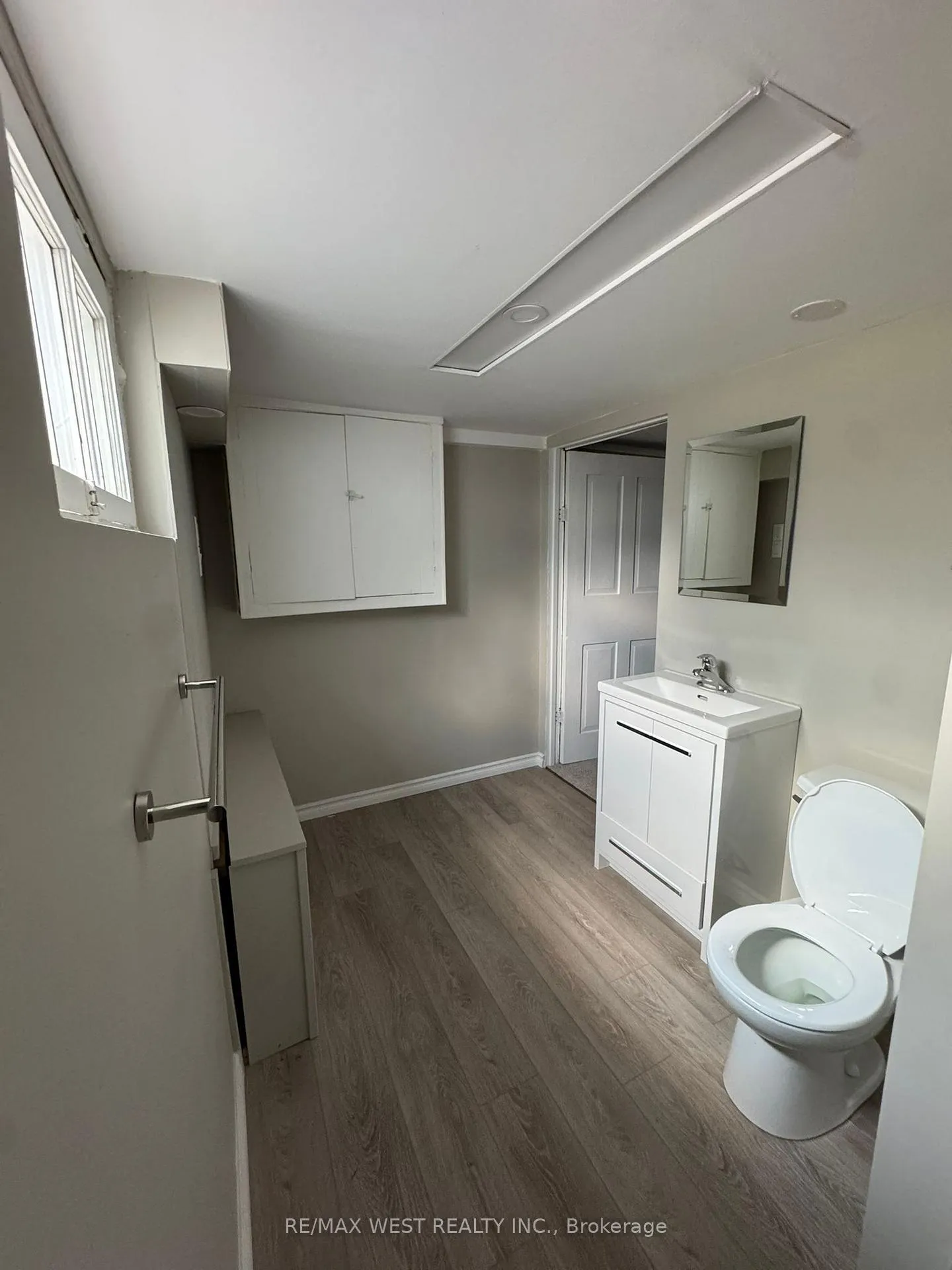 Photo 16 of 315 Ottawa Street S, Kitchener, Mill Courtland Woodside Park — HOMEH