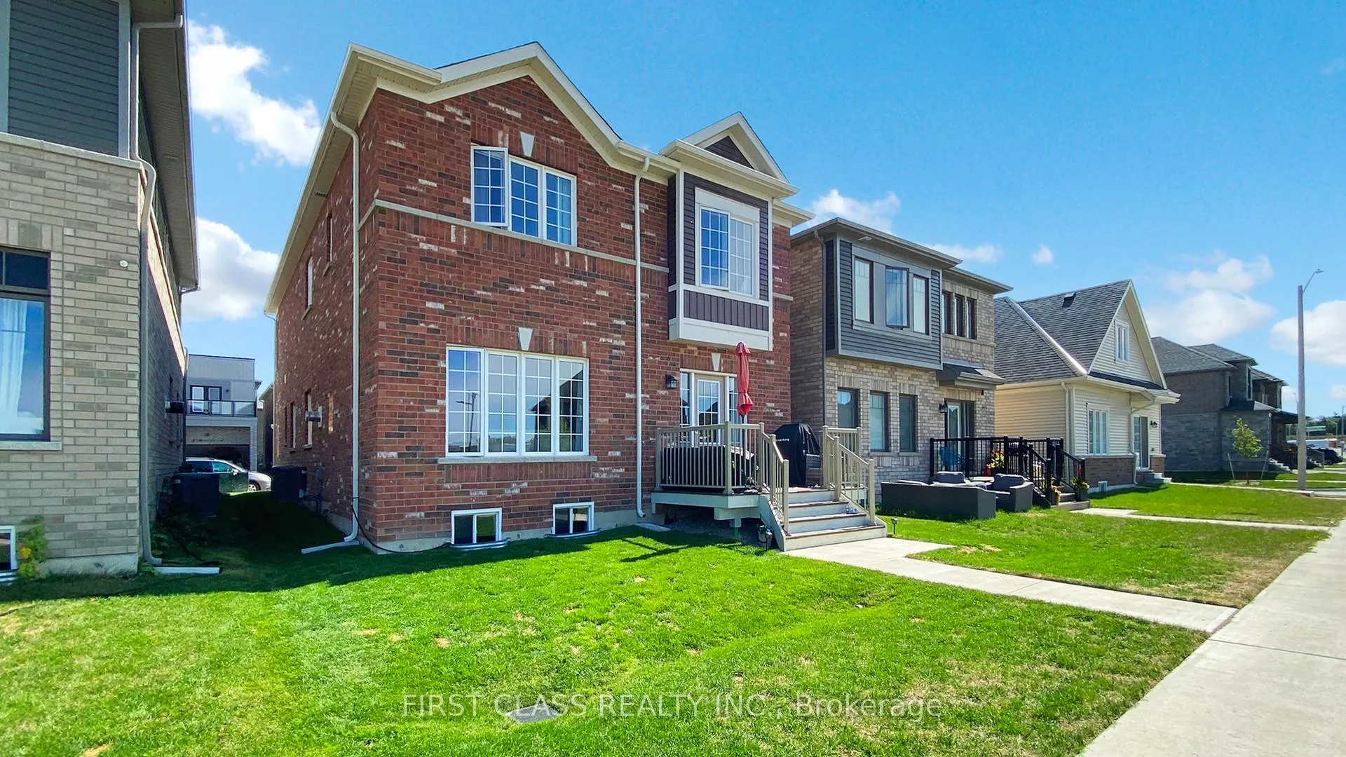 Photo 48 of 5 Harvest Crescent, Barrie, Rural Barrie Southeast — HOMEH