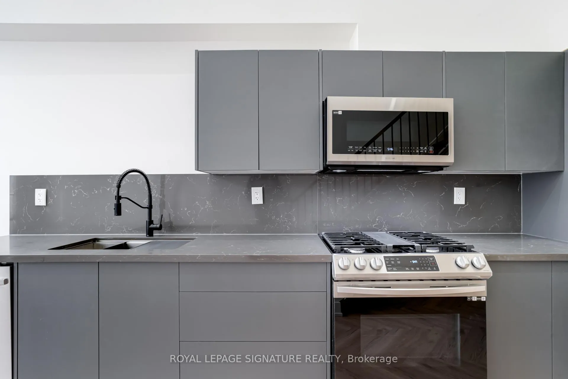 Photo 6 of Unit 3, 861 O'Connor Drive, Toronto, O'Connor-Parkview — HOMEH