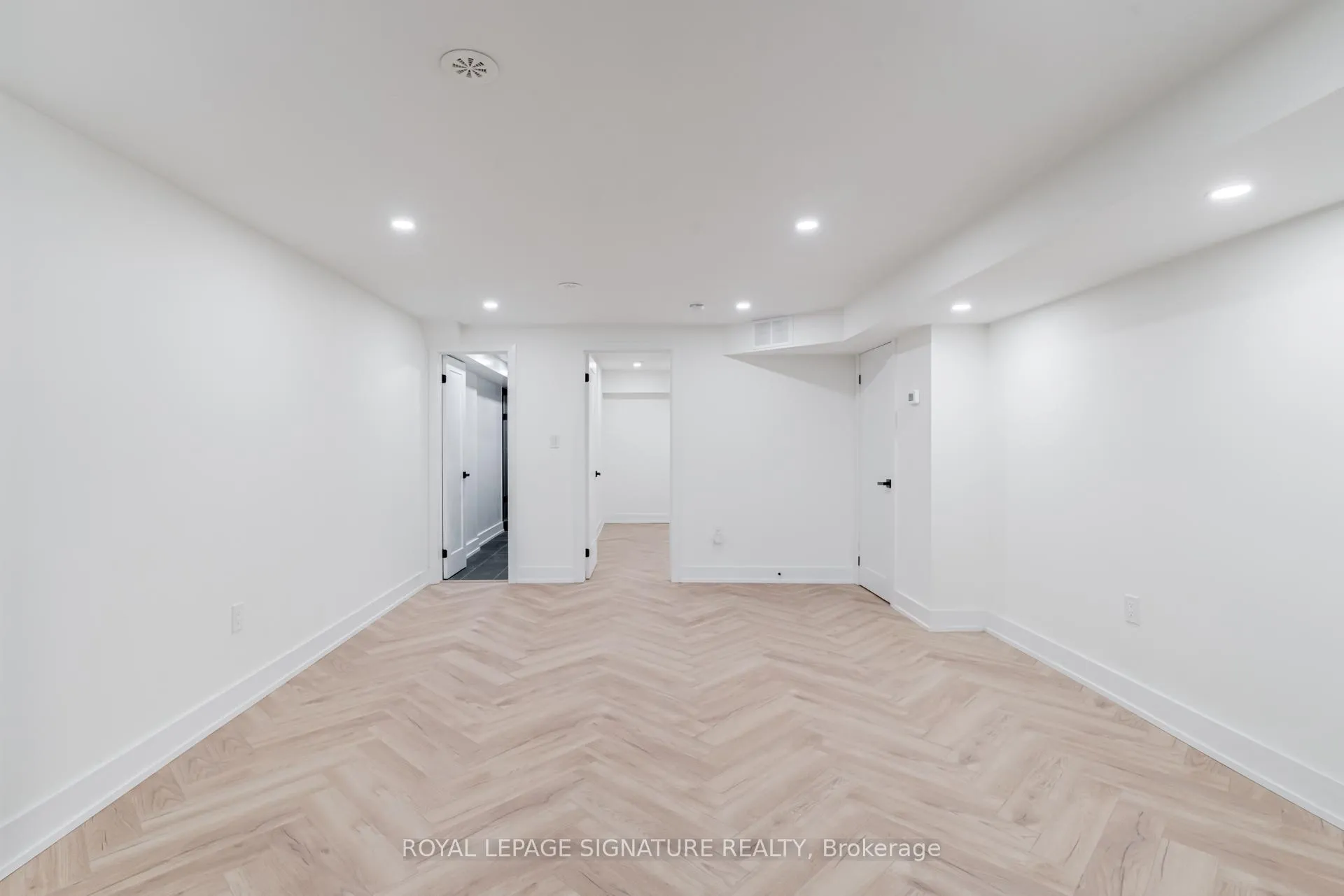 Photo 9 of Unit 3, 861 O'Connor Drive, Toronto, O'Connor-Parkview — HOMEH