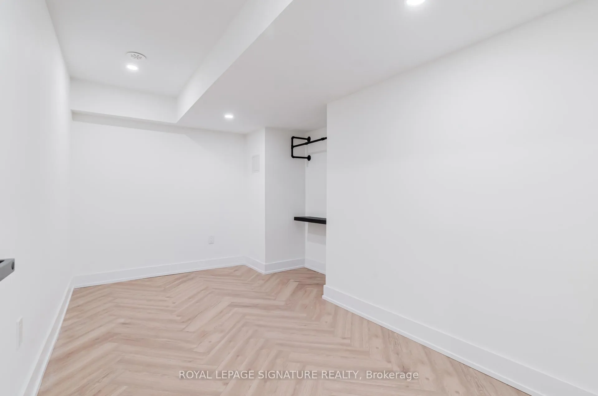 Photo 13 of Unit 3, 861 O'Connor Drive, Toronto, O'Connor-Parkview — HOMEH