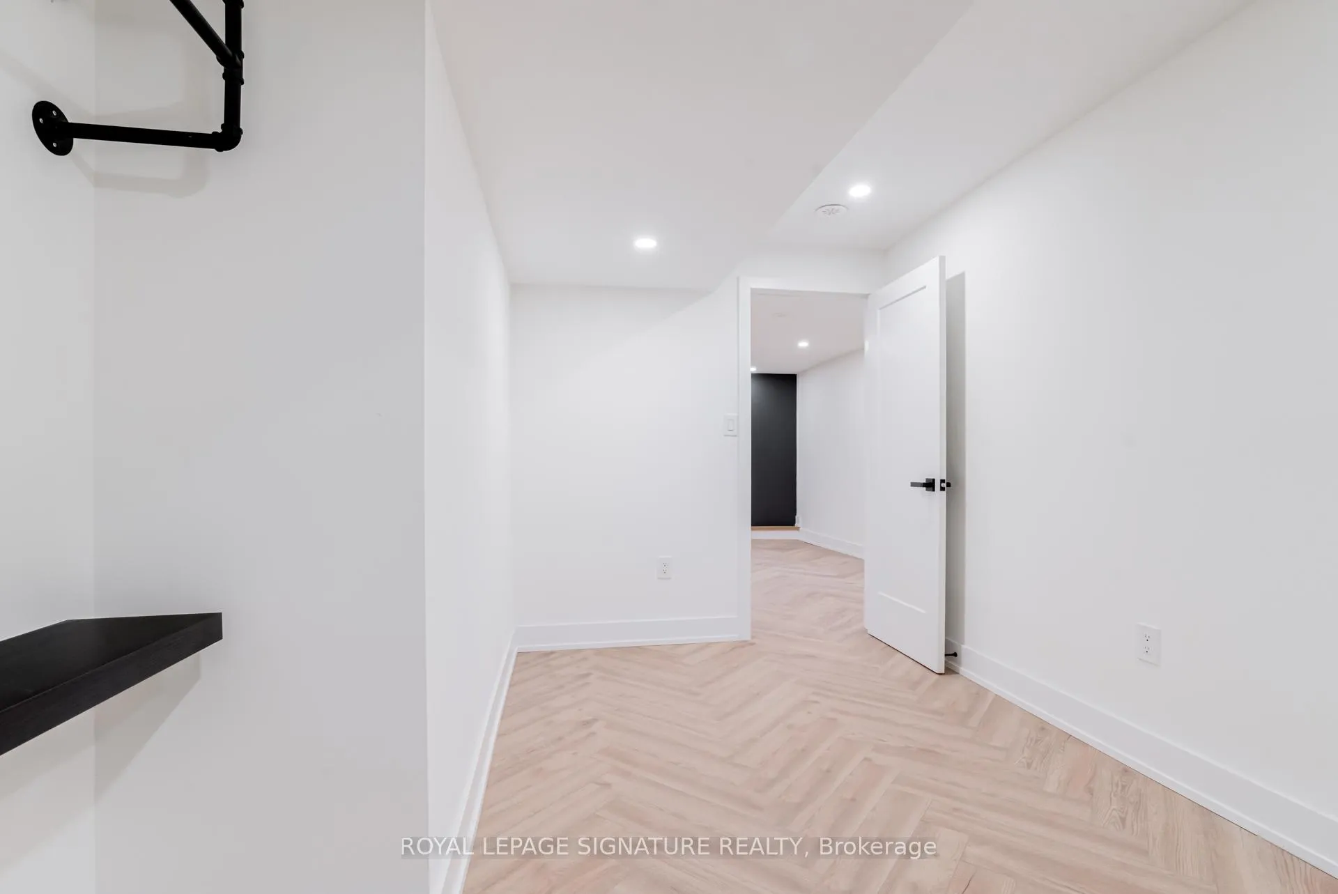 Photo 14 of Unit 3, 861 O'Connor Drive, Toronto, O'Connor-Parkview — HOMEH