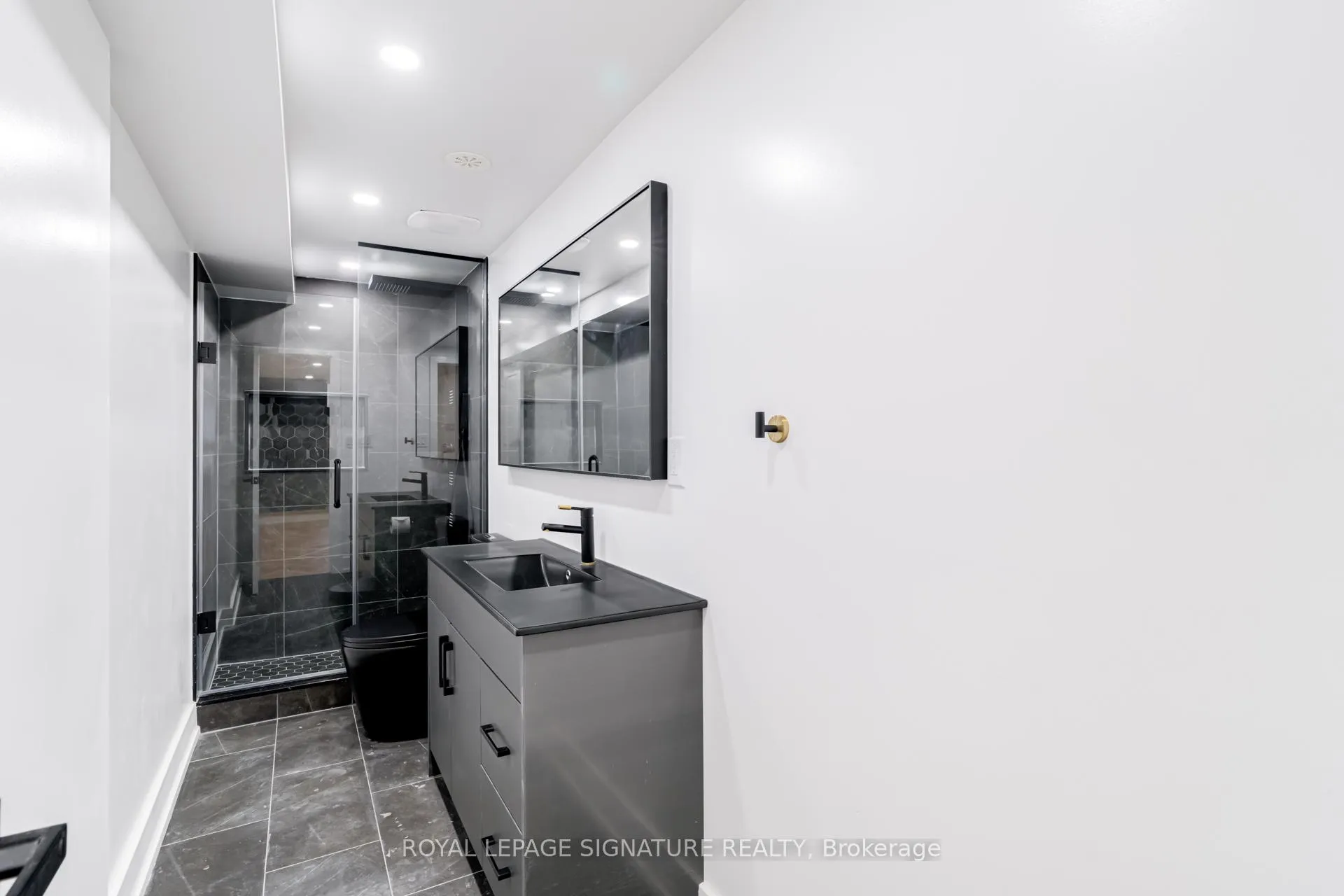 Photo 15 of Unit 3, 861 O'Connor Drive, Toronto, O'Connor-Parkview — HOMEH