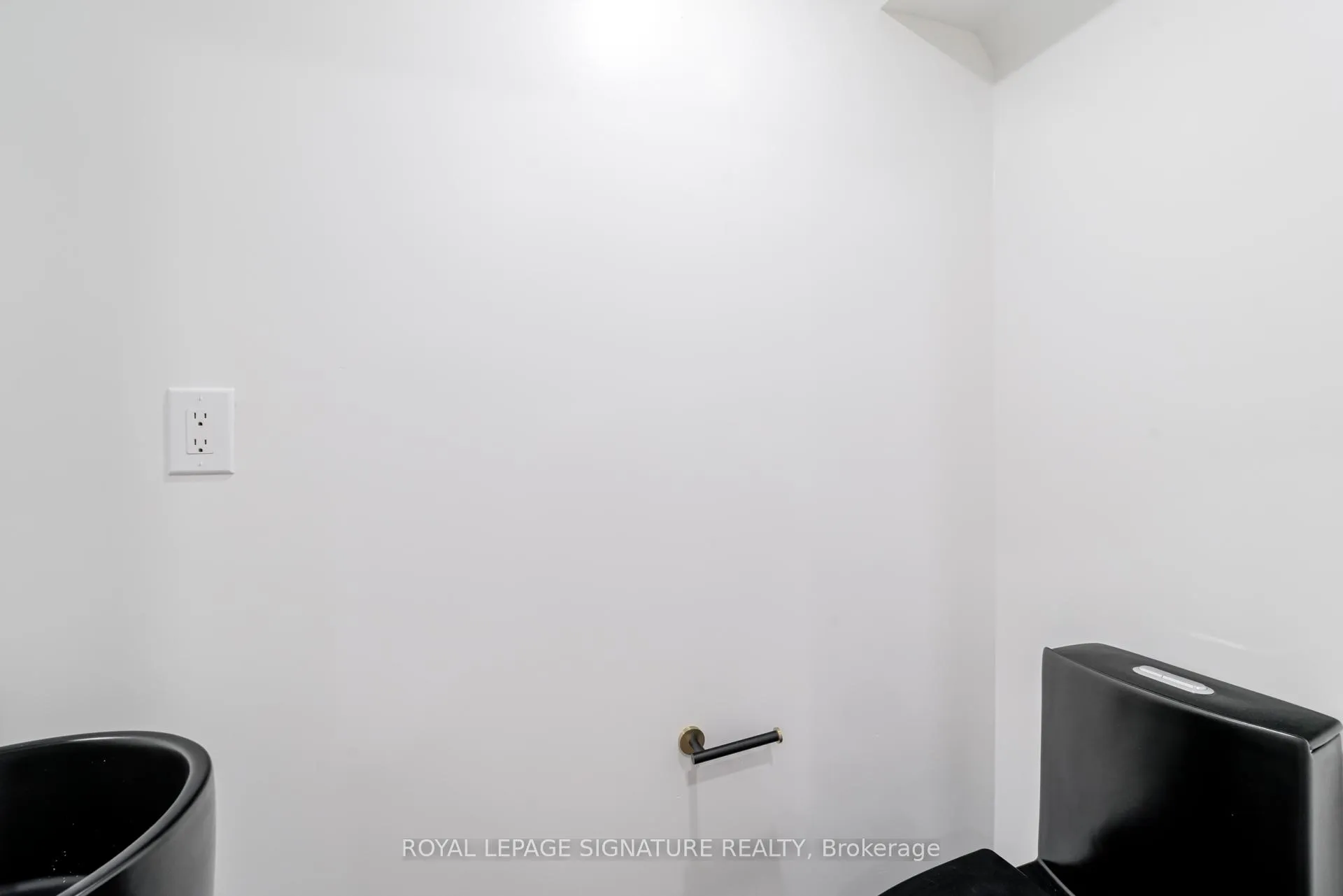 Photo 19 of Unit 3, 861 O'Connor Drive, Toronto, O'Connor-Parkview — HOMEH
