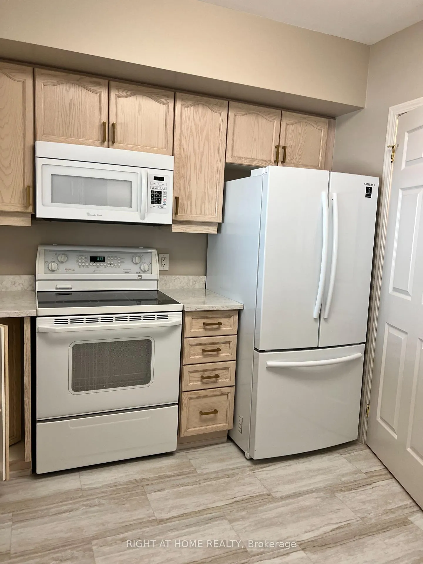 Photo 7 of Unit 218, 90 Dean Avenue, Barrie, Painswick South — HOMEH