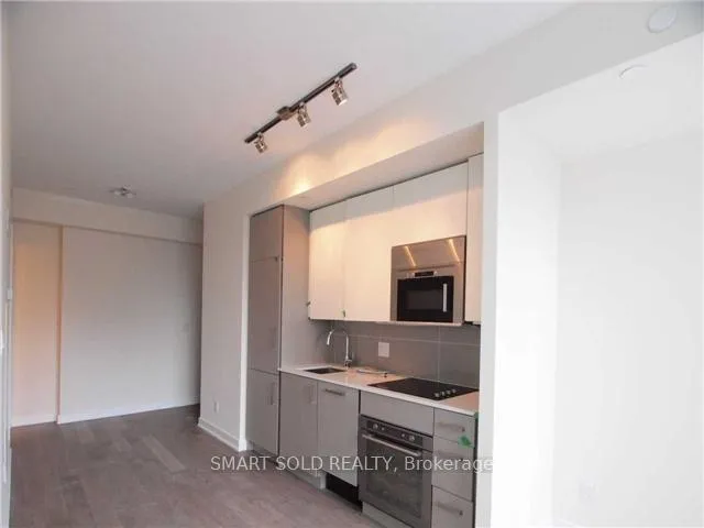 Photo 5 of Unit 1306, 17 Dundonald Street, Toronto, Church-Yonge Corridor — HOMEH