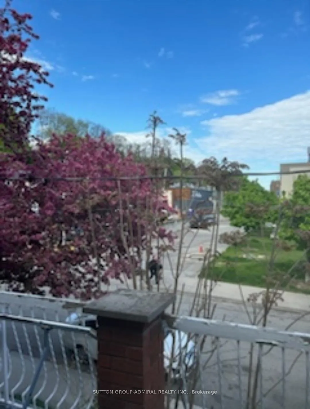 Photo 3 of 34 Dartnell Avenue, Toronto, Casa Loma — HOMEH