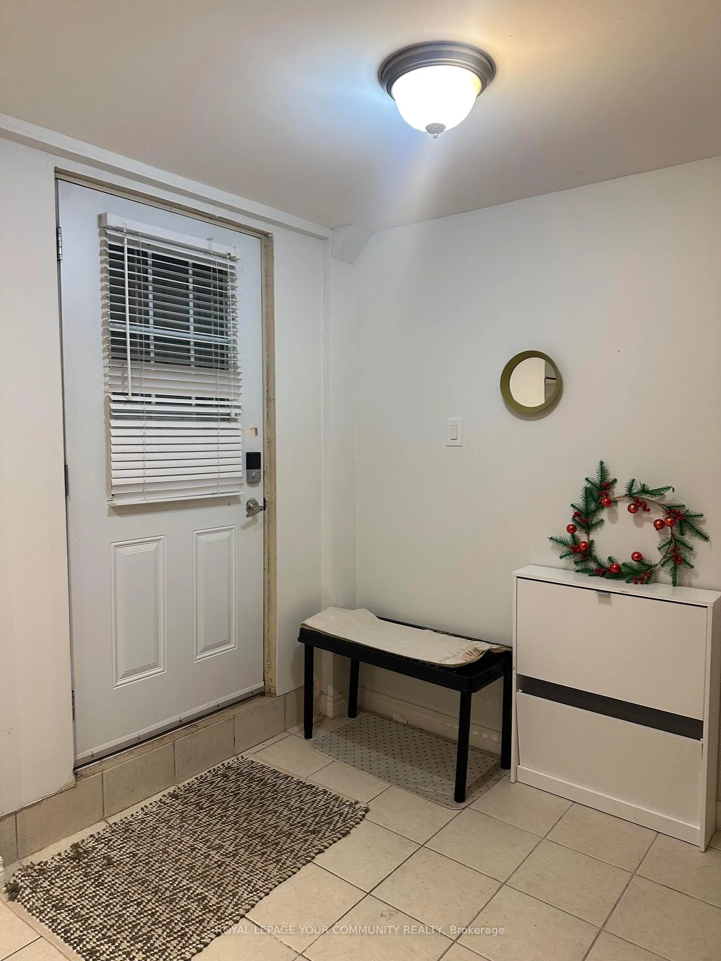 Photo 8 of 82 Valhalla Court, Aurora, Aurora Village — HOMEH