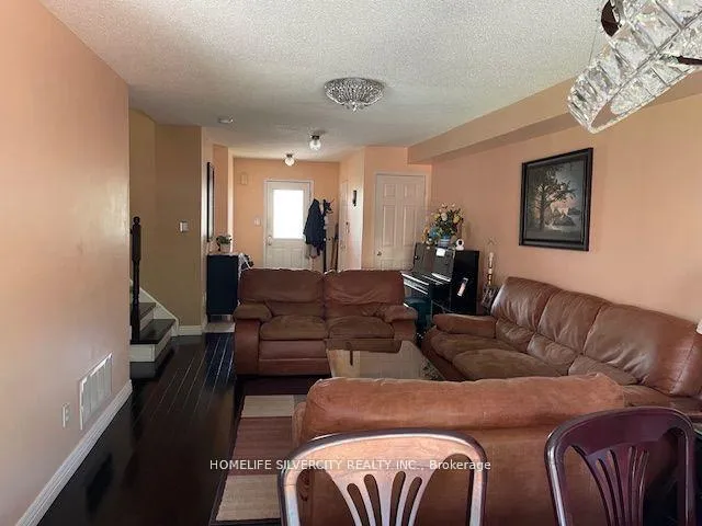 Photo 2 of 46 Clandfield Street, Markham, Rouge River Estates — HOMEH