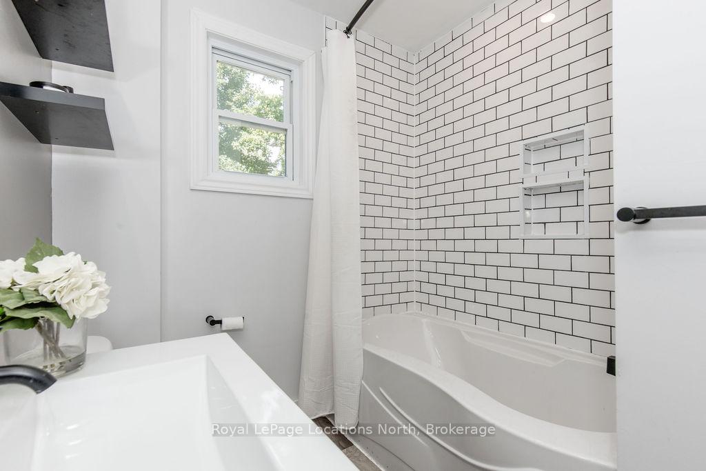 Photo 21 of 216 Elm Street, Clearview, Stayner — HOMEH