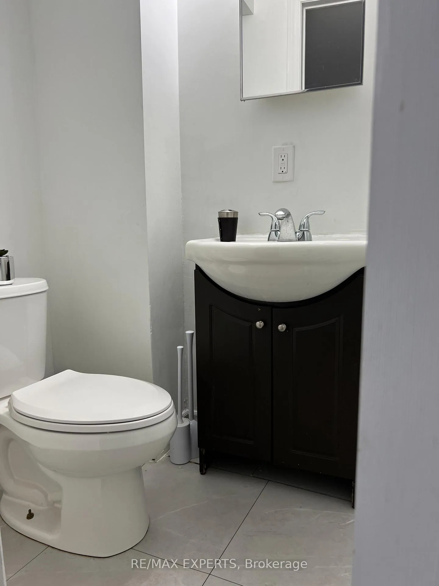 Photo 7 of Unit Unit B, 33 Saltspring Drive, Markham, Greensborough — HOMEH