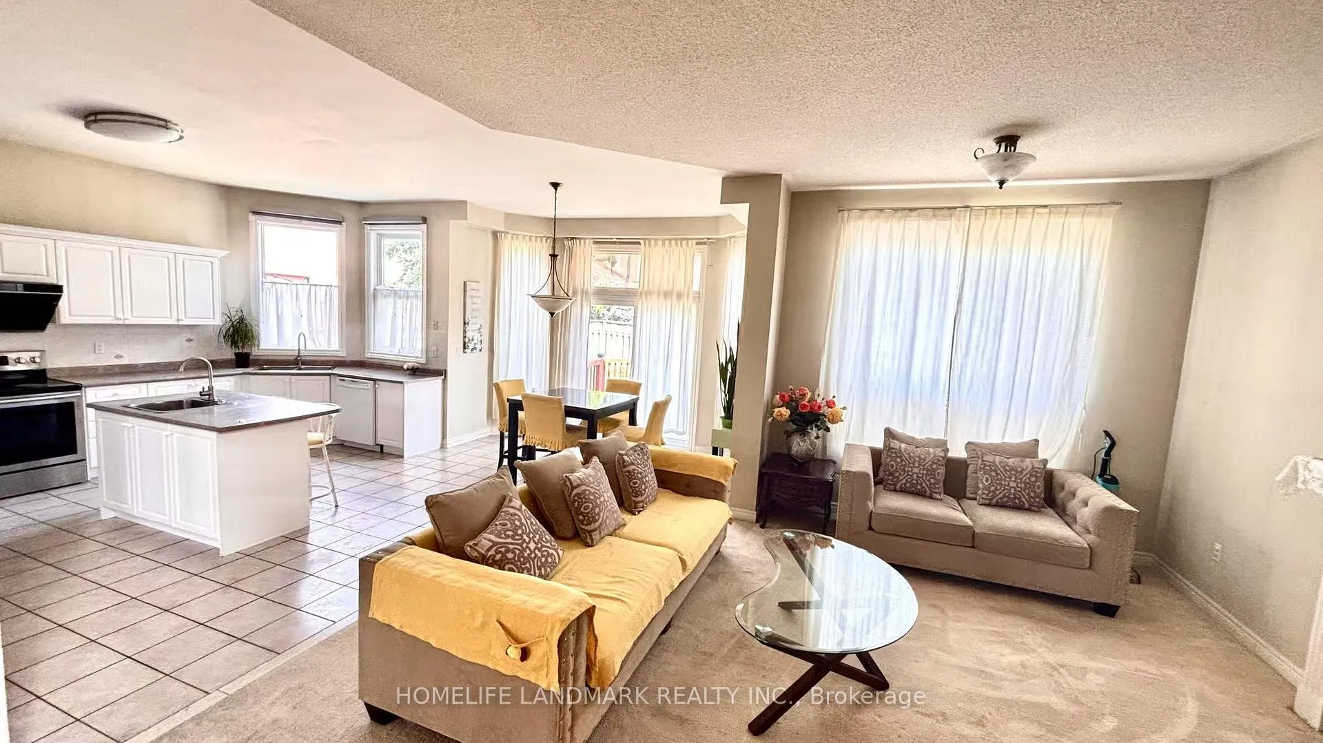 Photo 4 of 79 Boxwood Crescent, Markham, Rouge Fairways — HOMEH