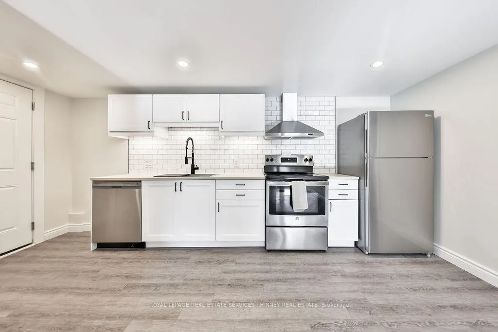 Photo 4 of 47 Castlefield Drive, Hamilton, Hampton Heights — HOMEH