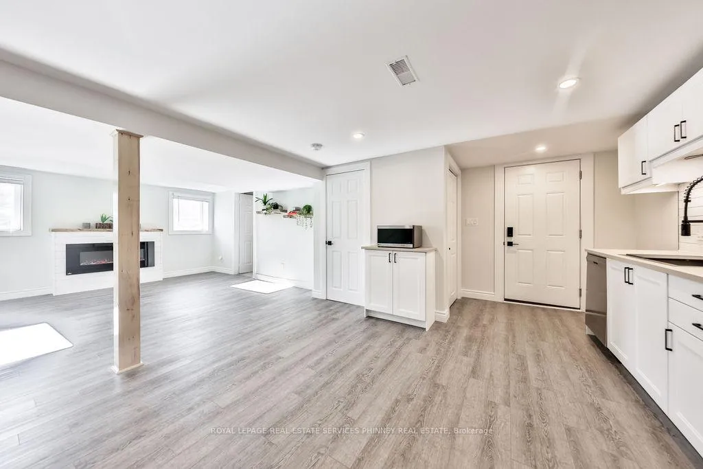 Photo 8 of 47 Castlefield Drive, Hamilton, Hampton Heights — HOMEH