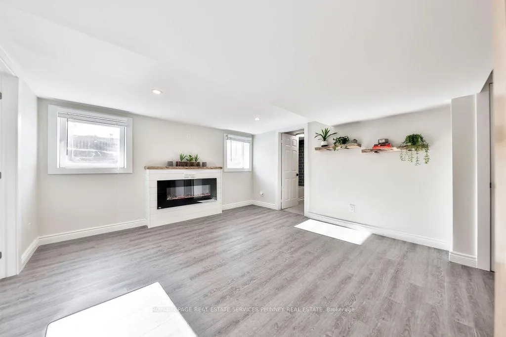 Photo 11 of 47 Castlefield Drive, Hamilton, Hampton Heights — HOMEH
