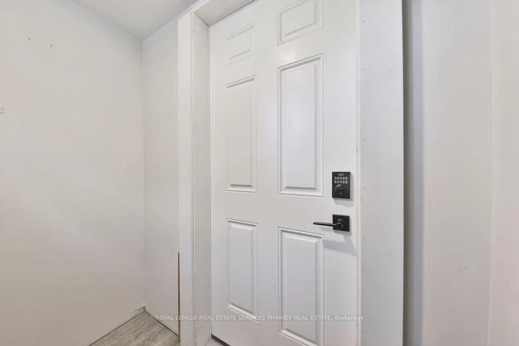 Photo 25 of 47 Castlefield Drive, Hamilton, Hampton Heights — HOMEH