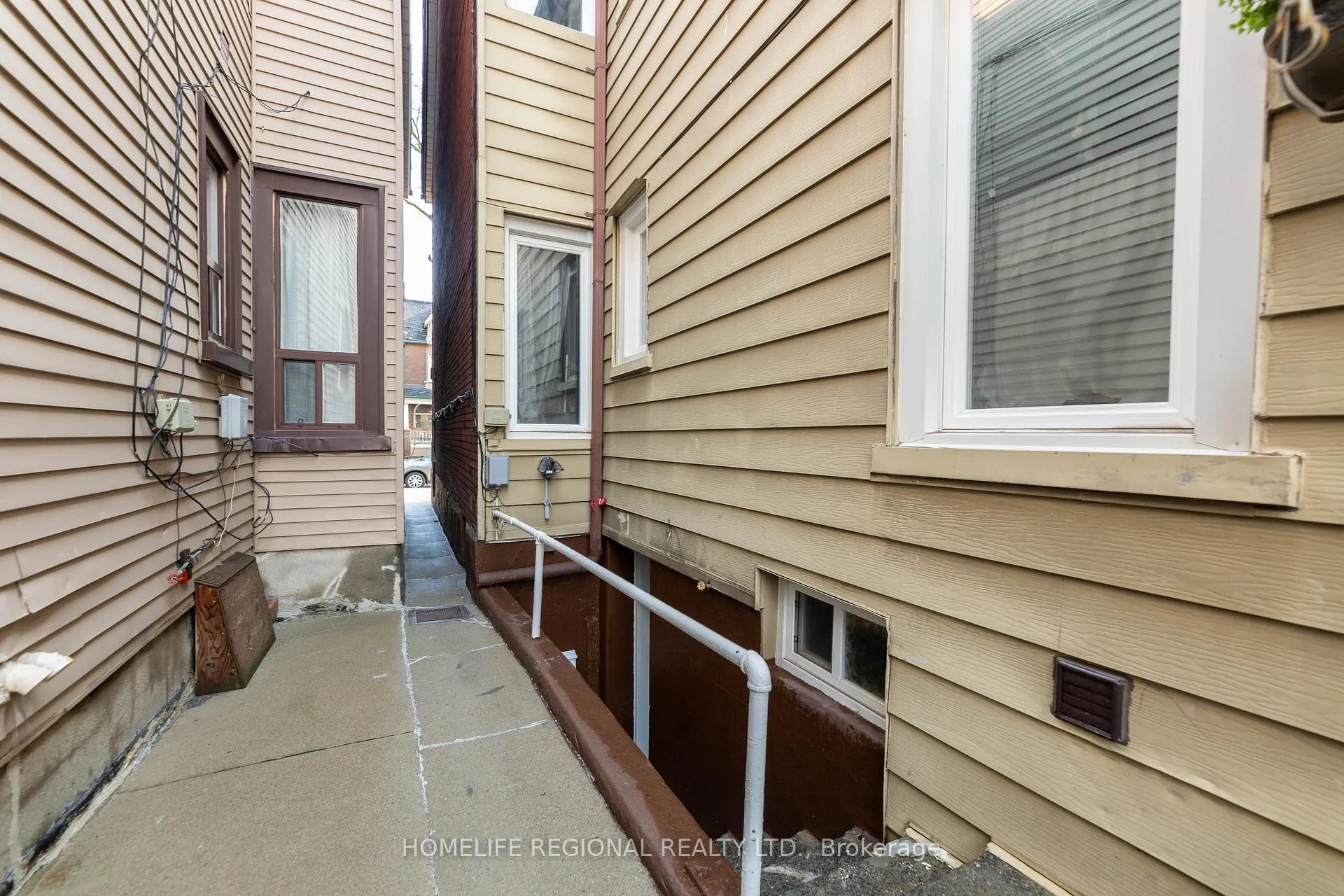 Photo 15 of Unit Lower Level, 244 Roxton Road, Toronto, Palmerston-Little Italy — HOMEH