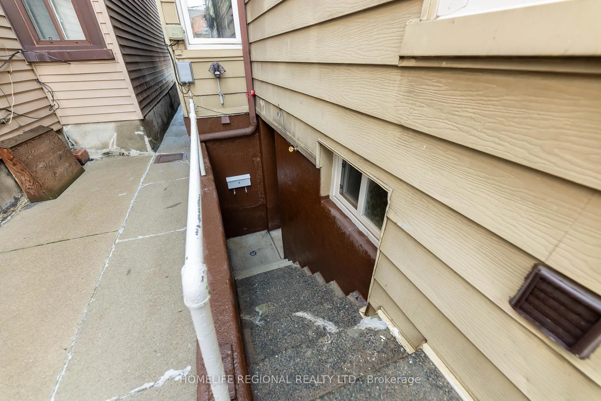 Photo 16 of Unit Lower Level, 244 Roxton Road, Toronto, Palmerston-Little Italy — HOMEH
